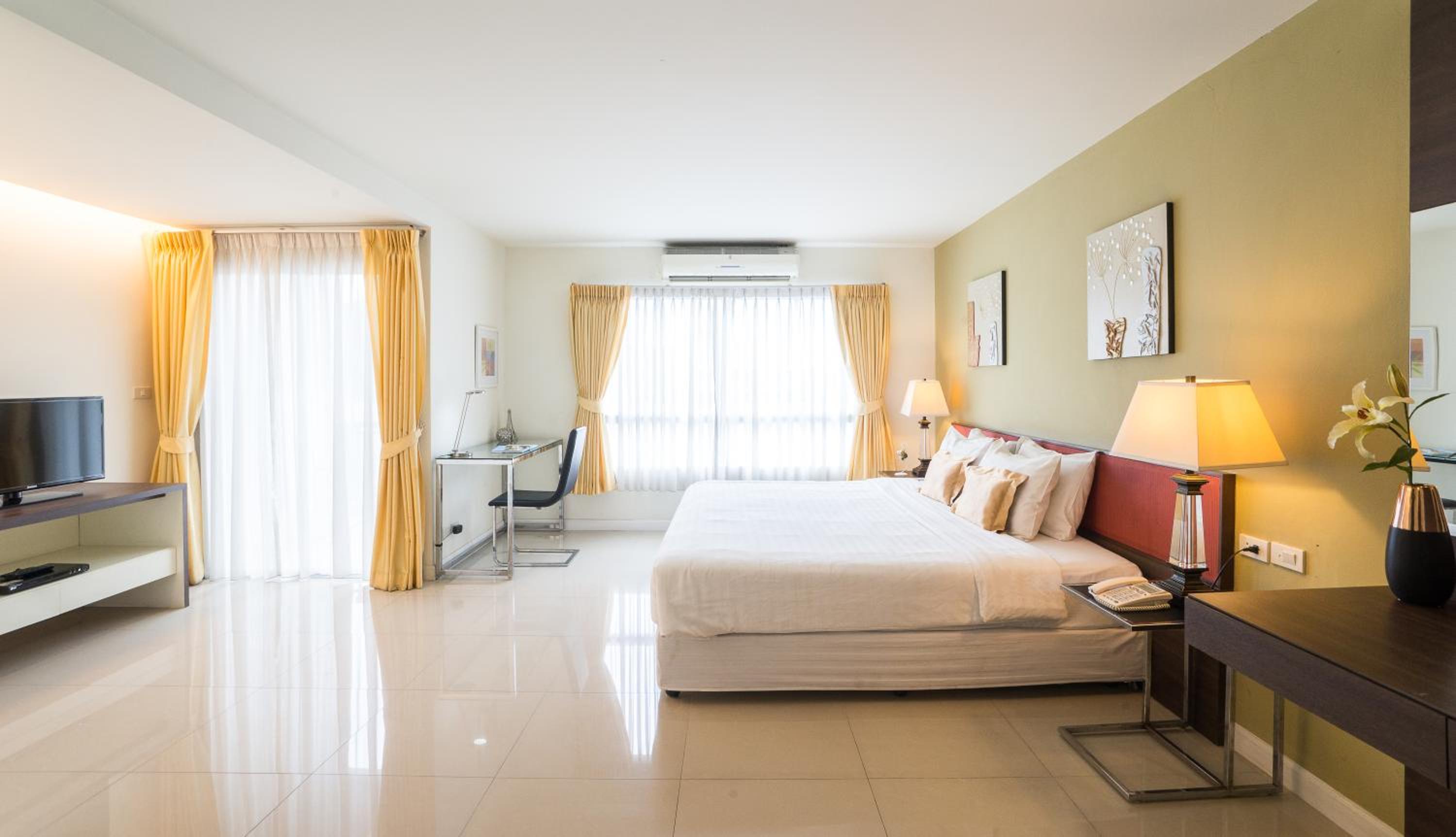 Deluxe Double or Twin Room photo 2