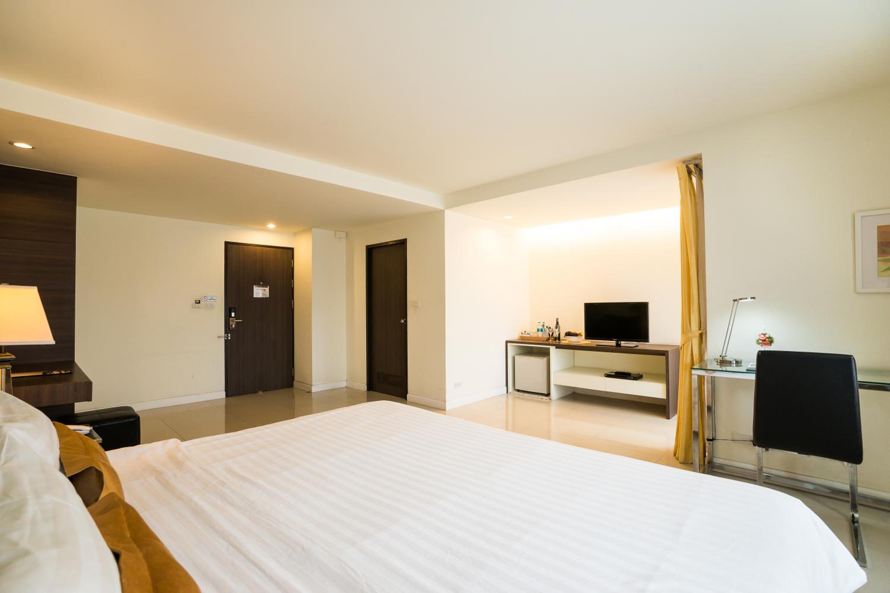 Deluxe Double or Twin Room photo 2