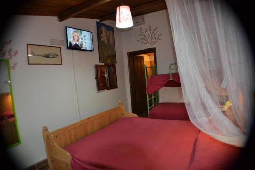 Family Room with Private Bathroom photo 3