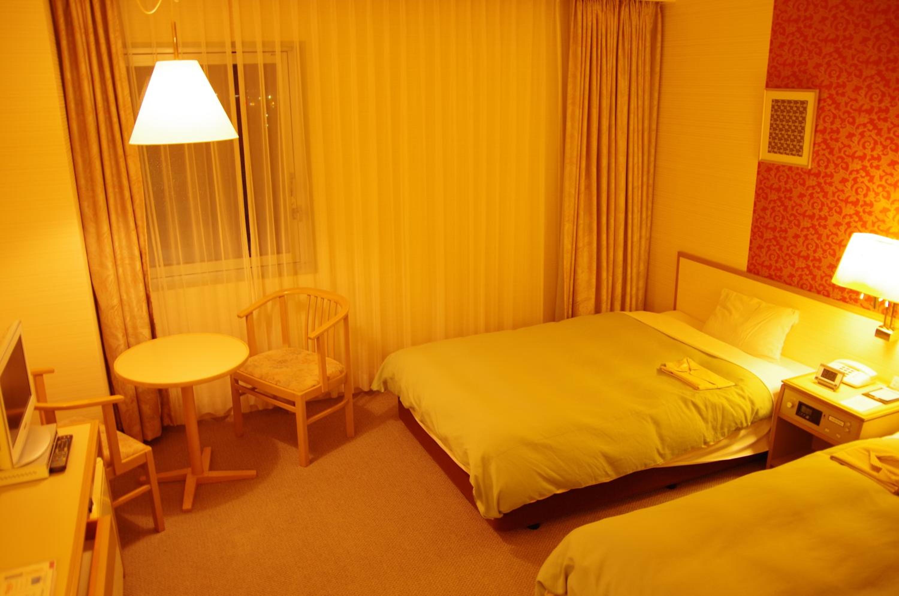 Twin Room - Non-Smoking photo 3
