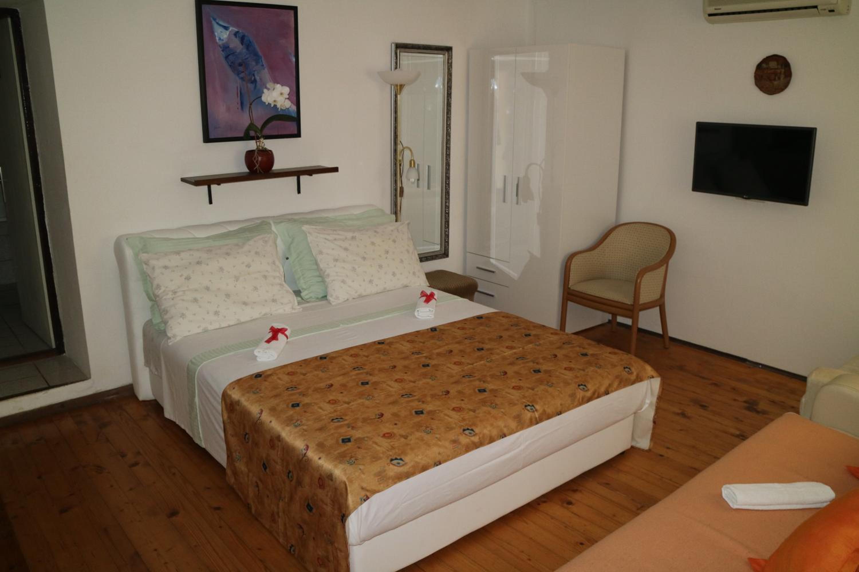 Two-Bedroom Apartment - Photo 10
