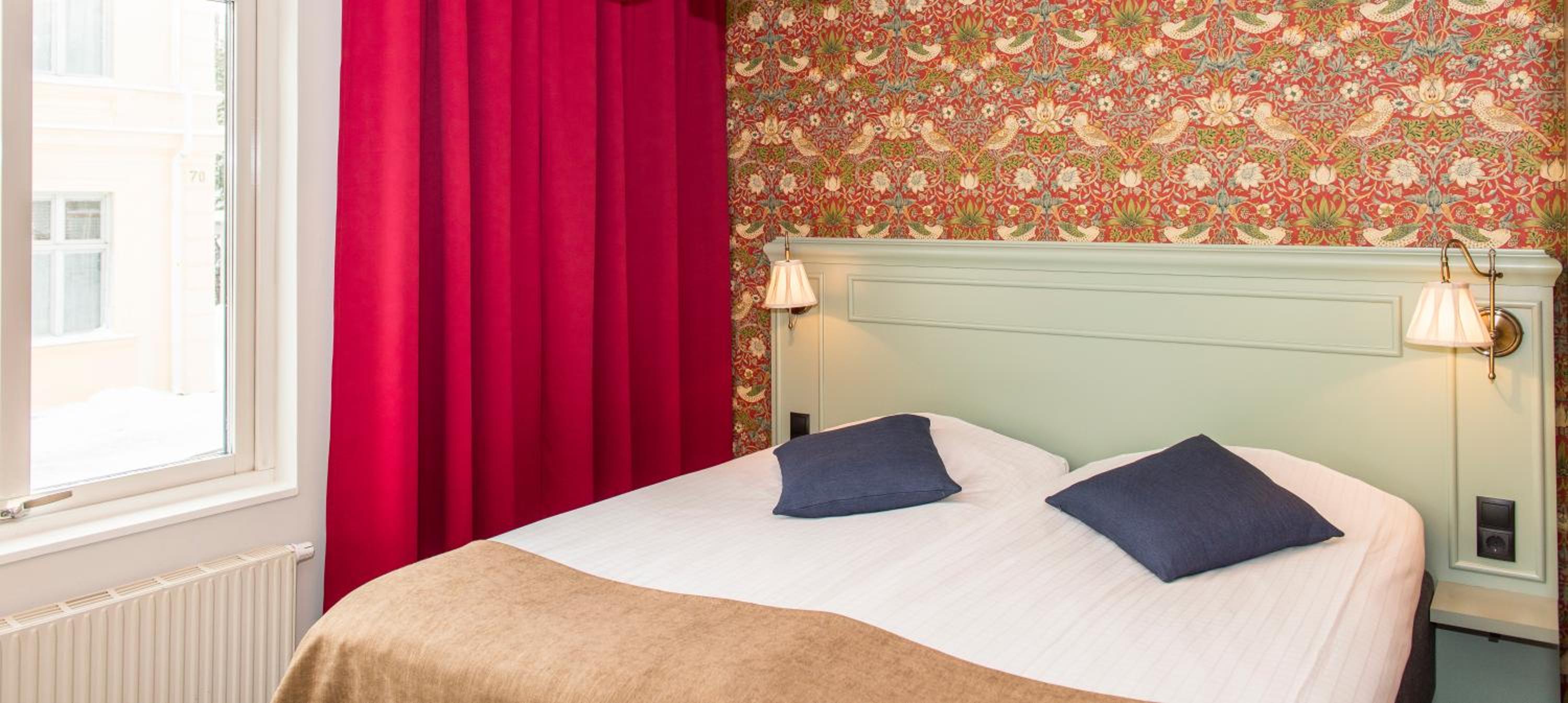 Twin Room - Photo 12