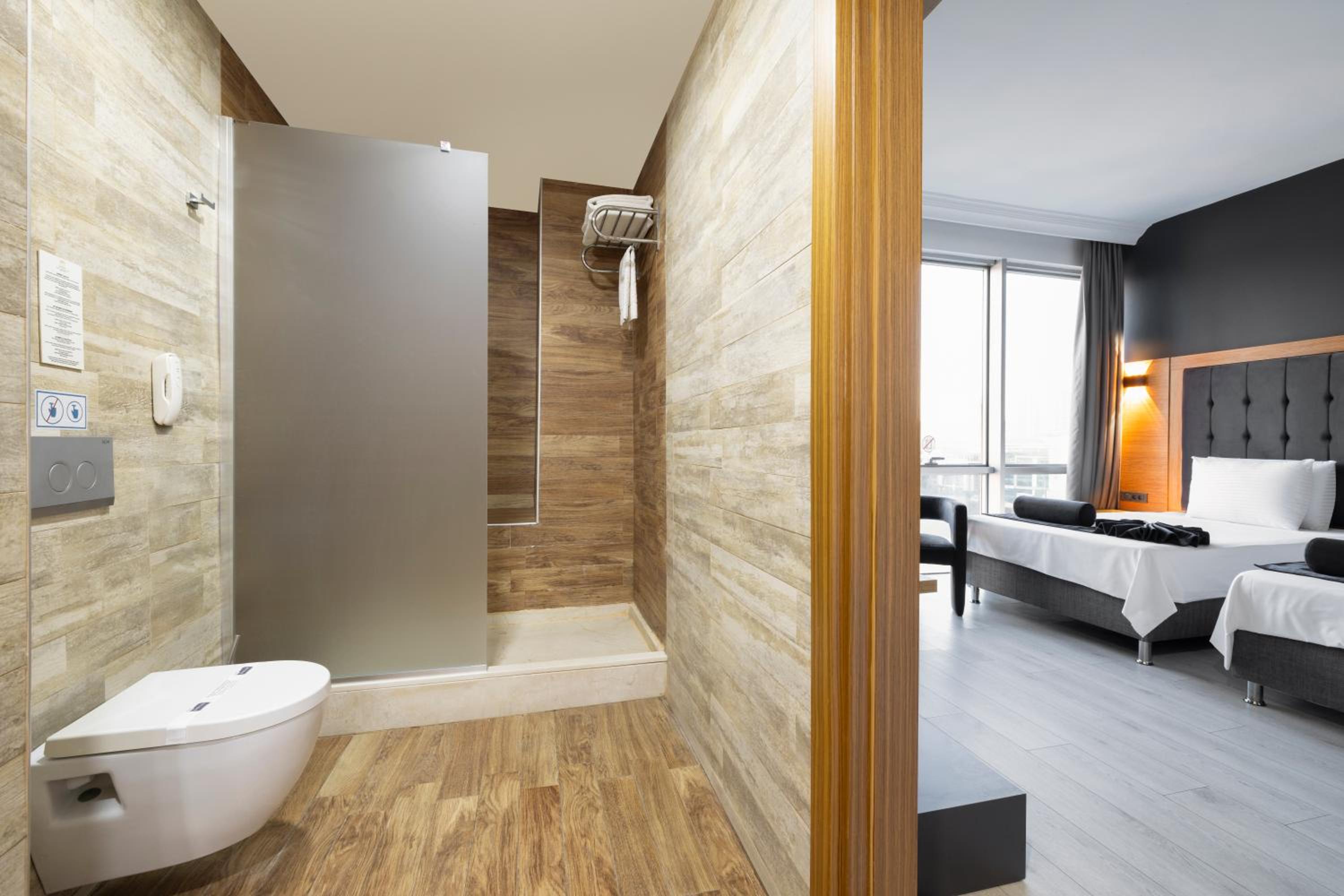 Deluxe Triple Room photo 3