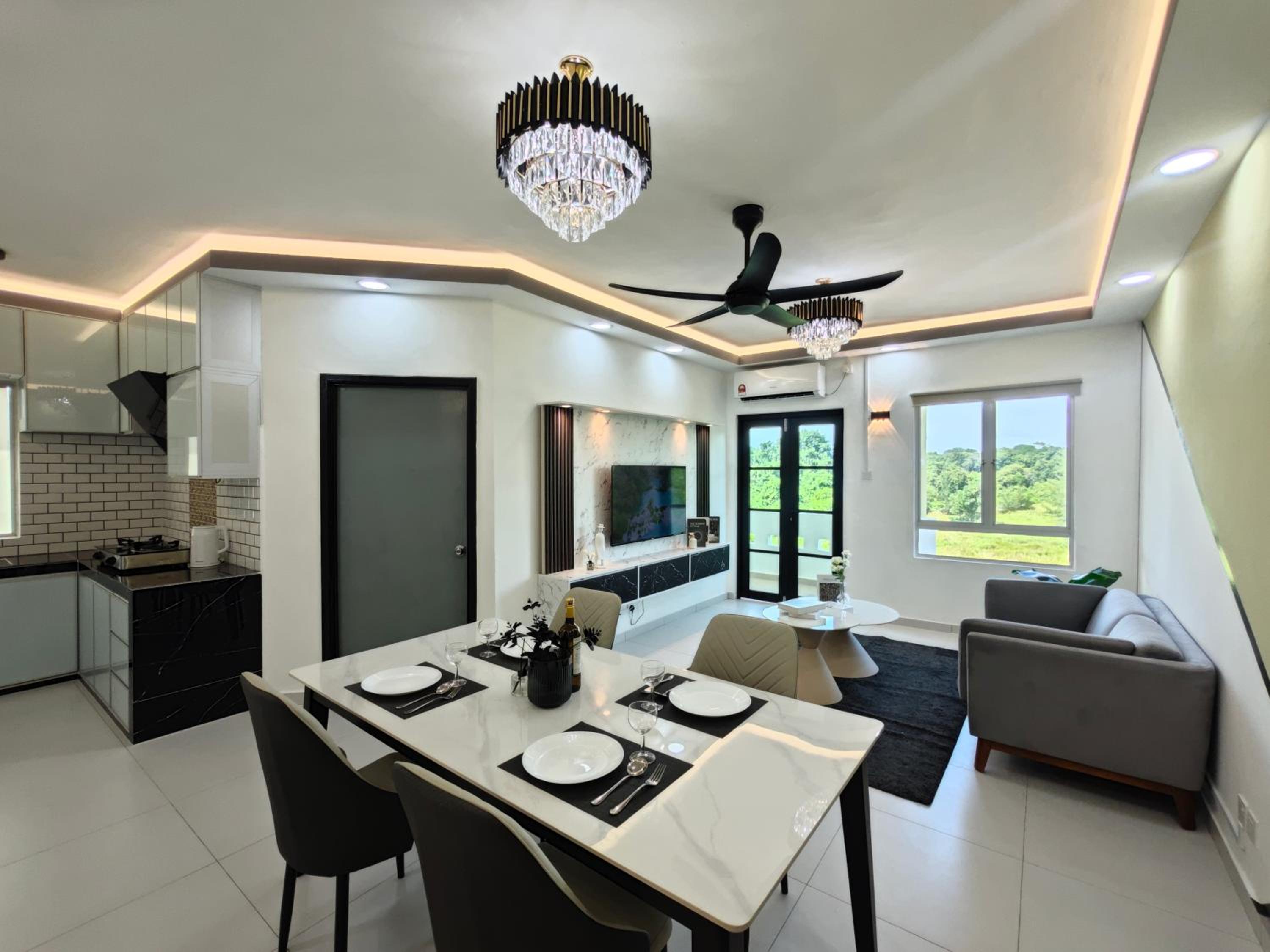 Two-Bedroom Apartment with Balcony photo 1