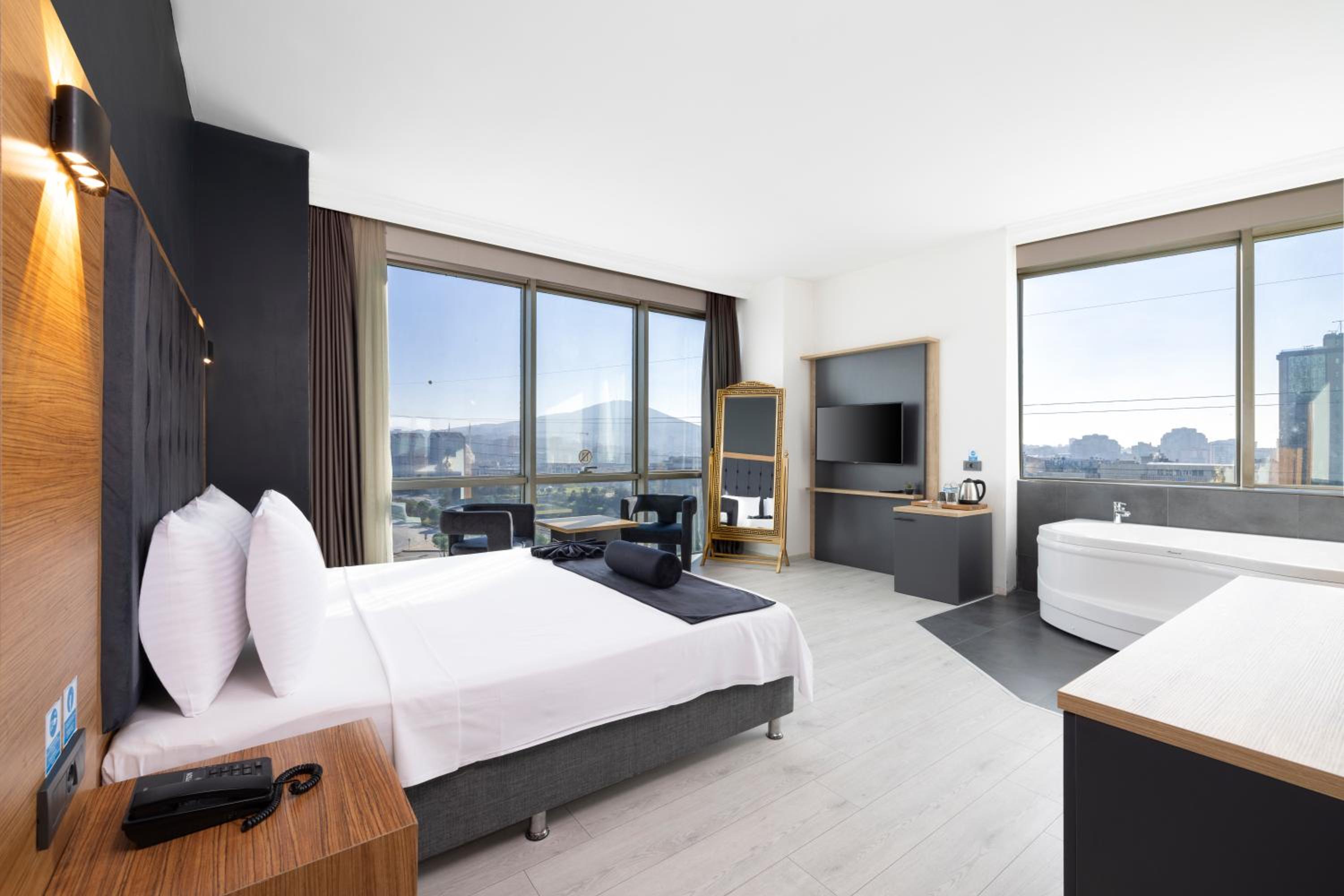 Deluxe Double Room with Bath photo 1