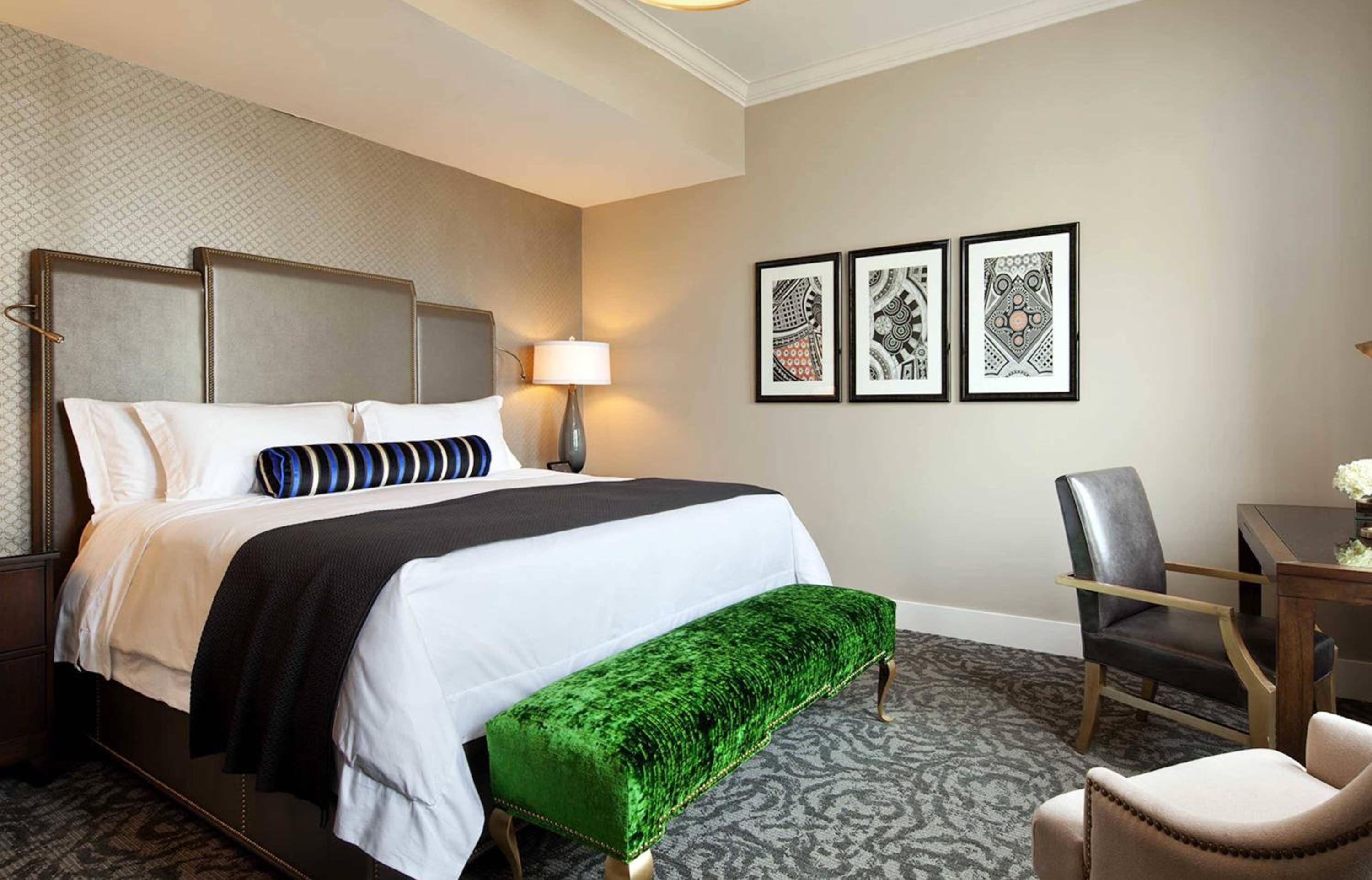 King Room - Mobility Accessible with Roll-in Shower - Photo 3