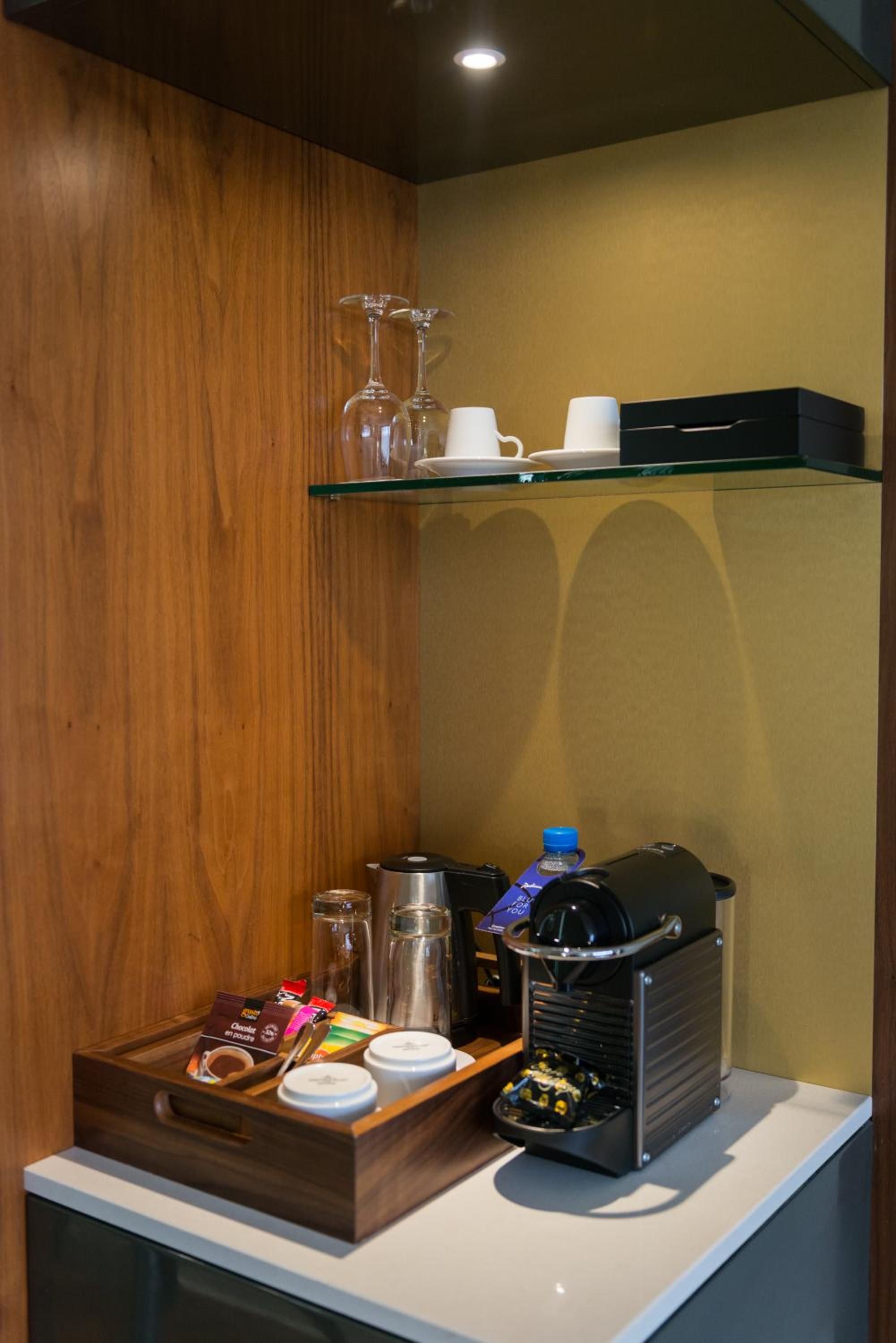 Executive Room with Lounge Access - Photo 2