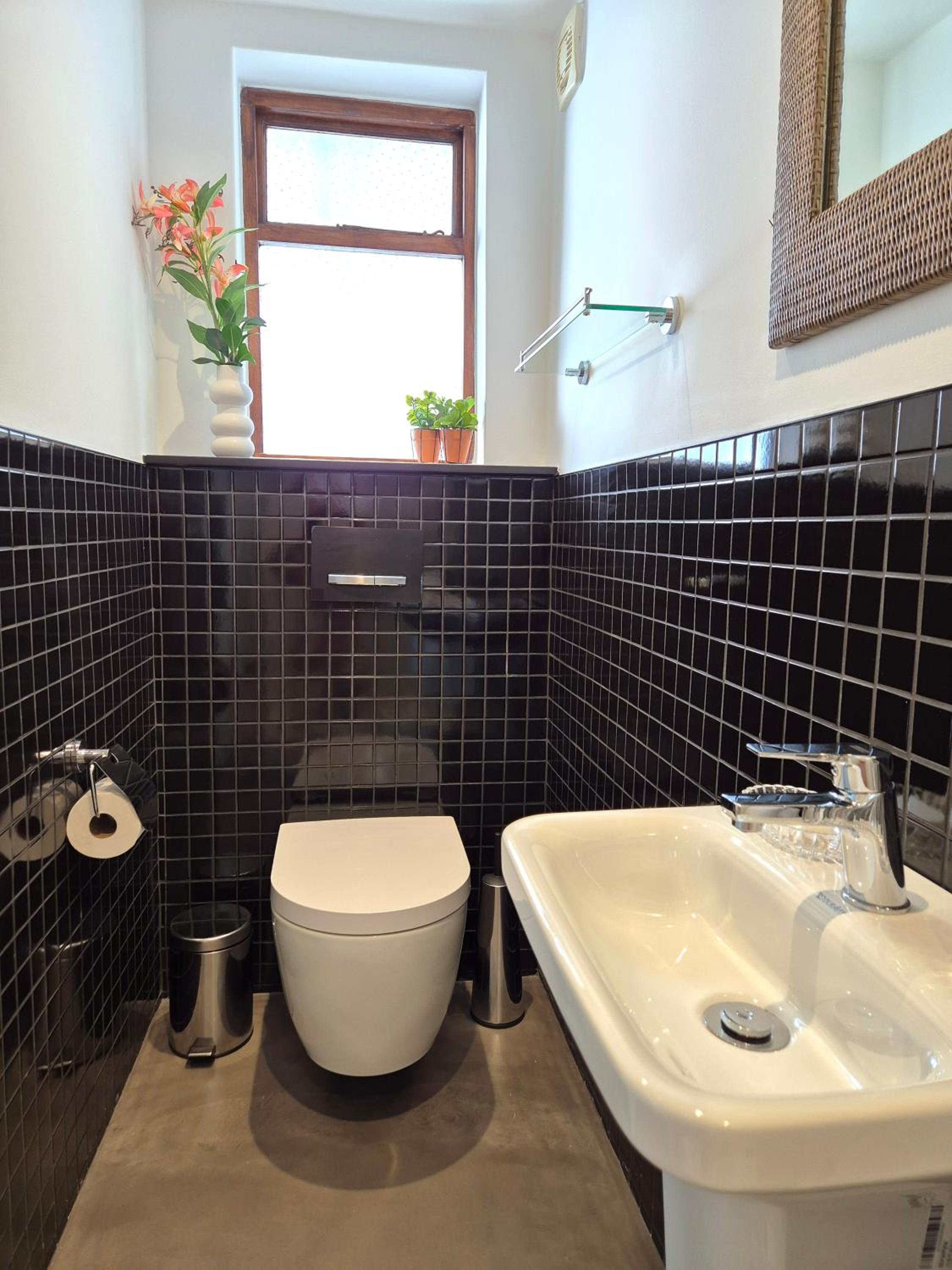Two-Bedroom Villa with Private Courtyard - 19 Jarvis Street