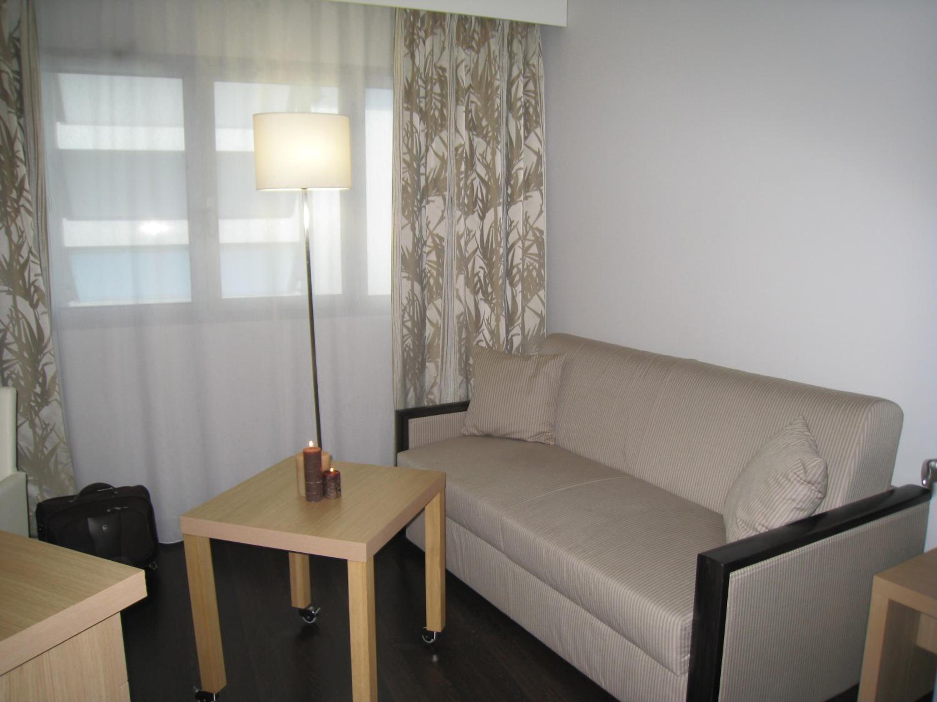 One-Bedroom Apartment (4 Adults)