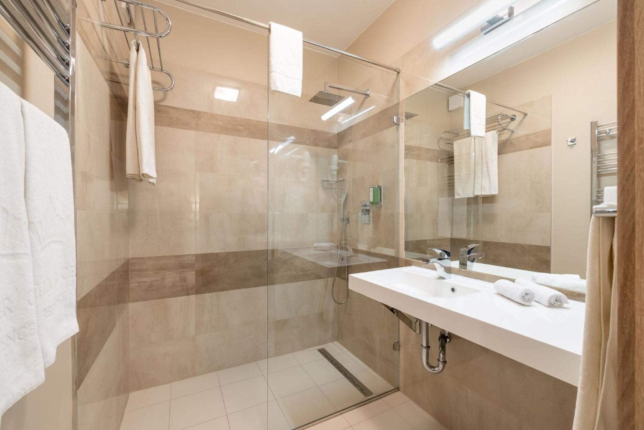 מלון סילבר קראון בודפשט — Superior Suite with Kosher Breakfast