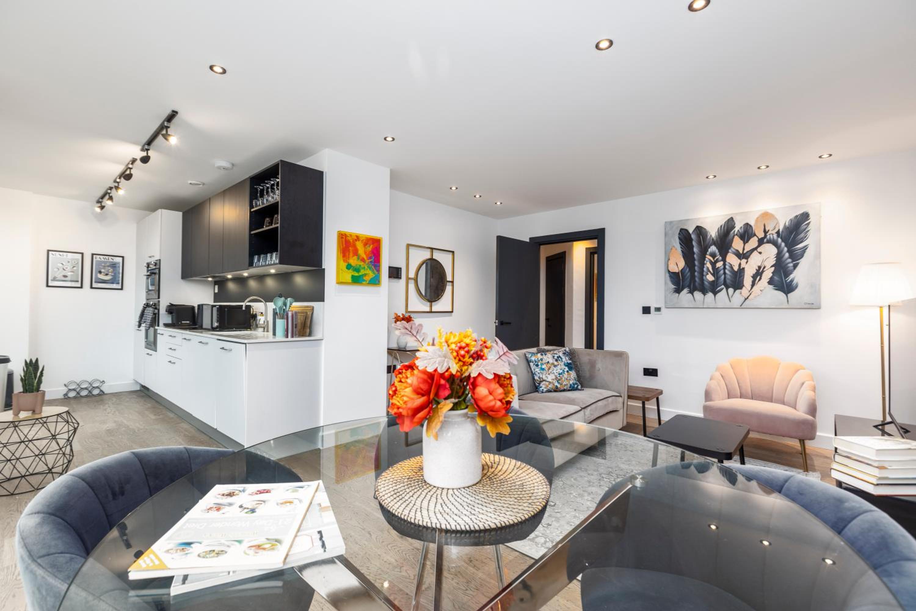 Two-Bedroom Apartment with Balcony photo 1