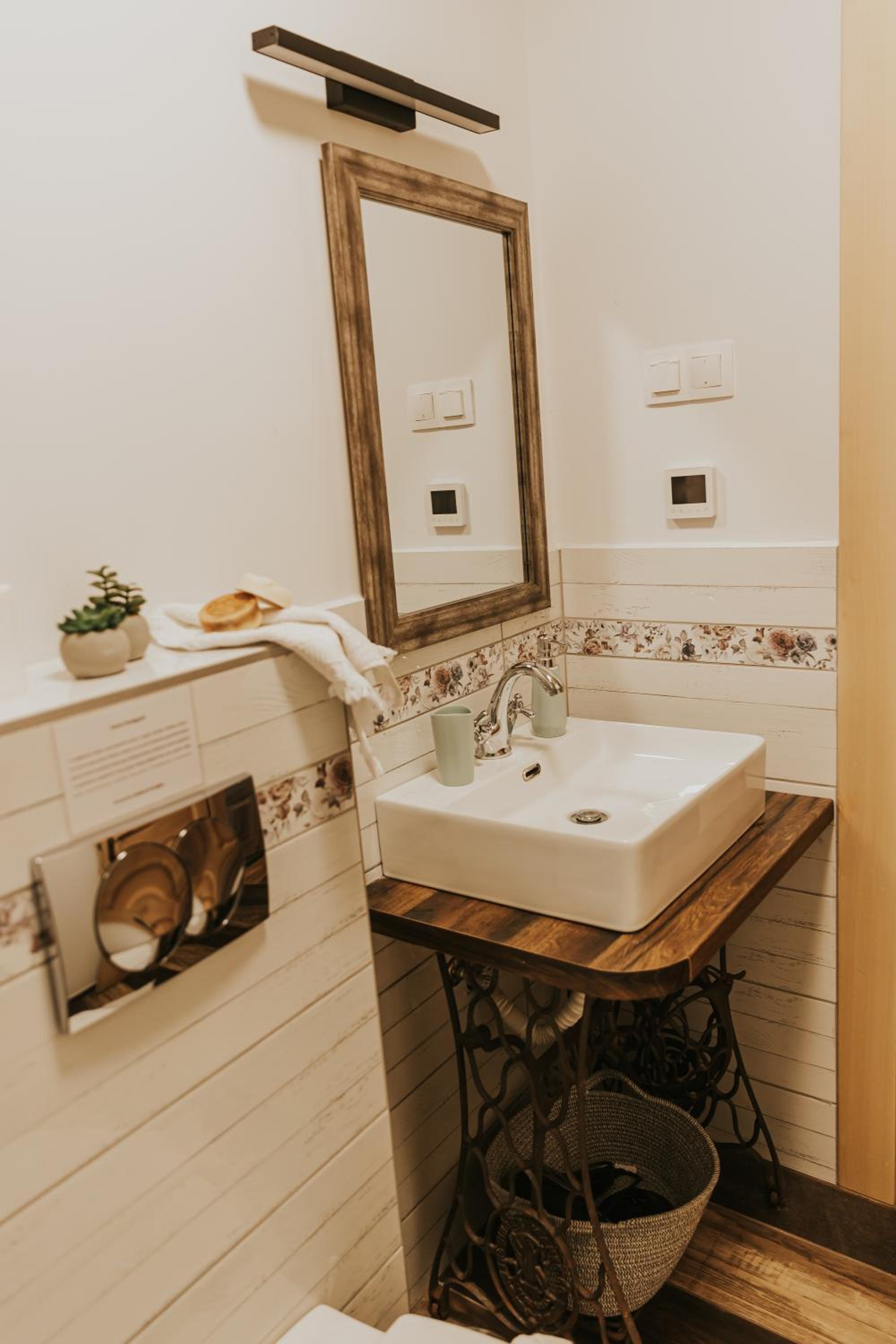 Quadruple Room - Photo 7