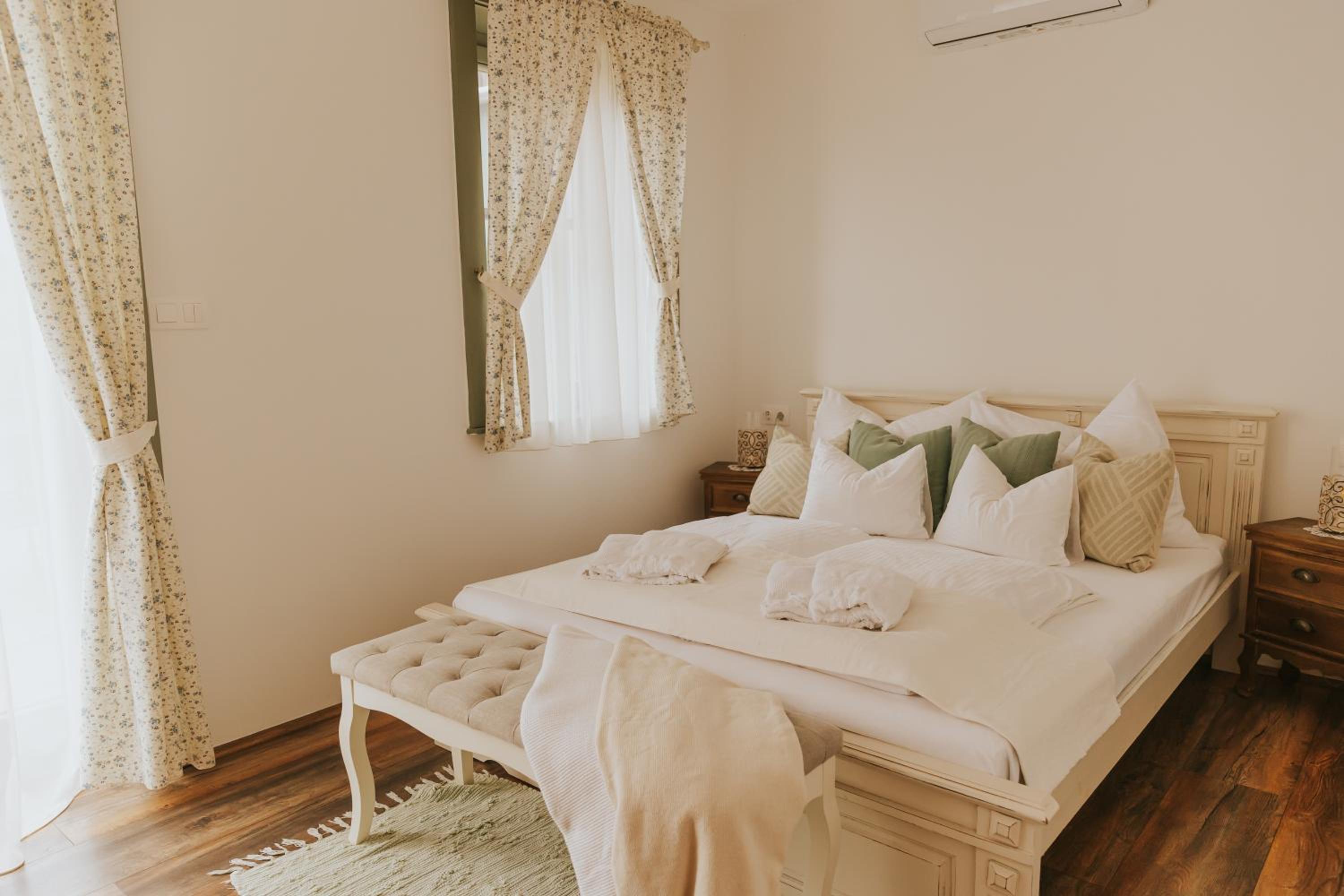 One-Bedroom Apartment with Garden View - Photo 1