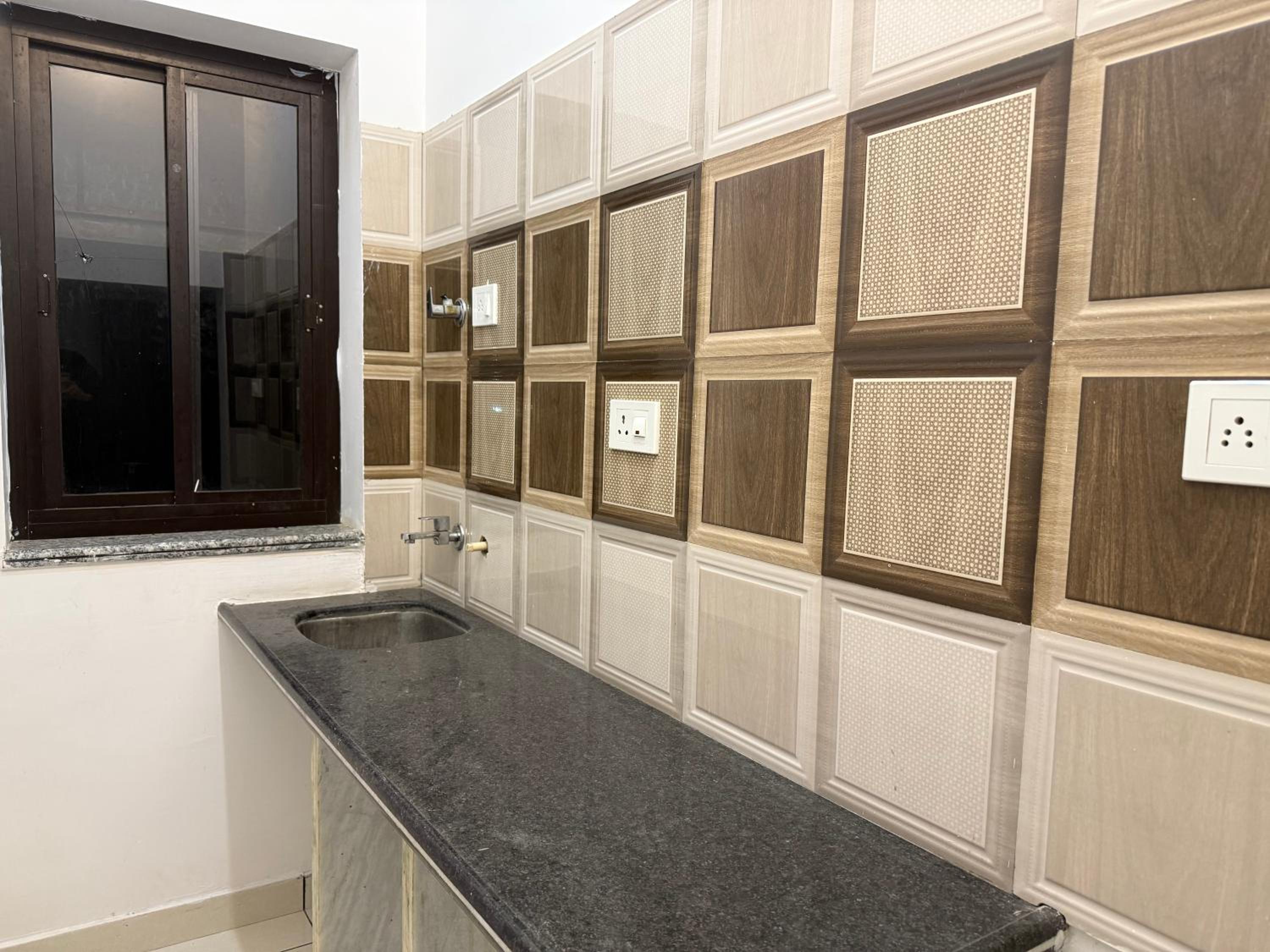 Deluxe One-Bedroom Apartment with Garden View - Photo 26