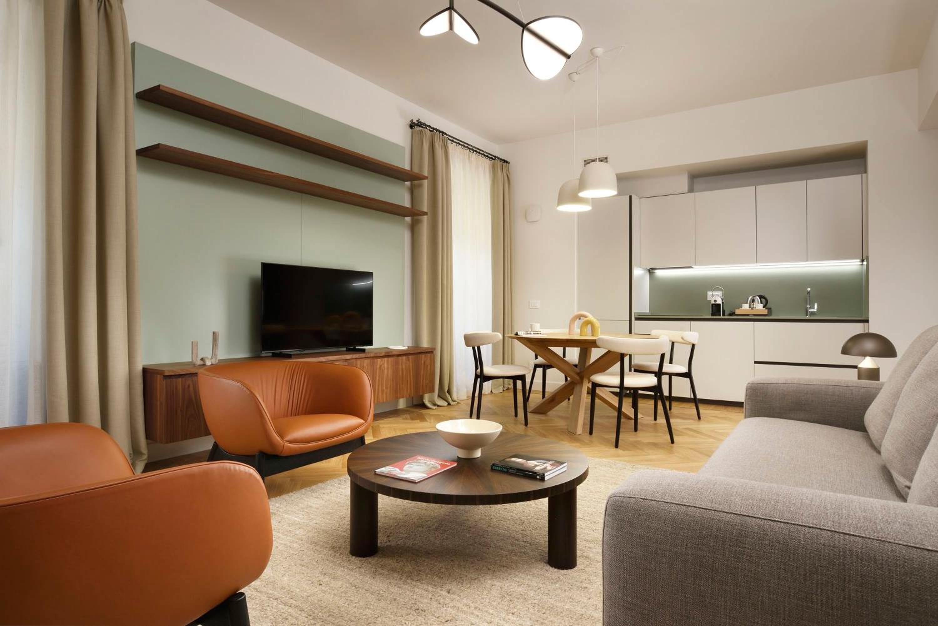 One-Bedroom Deluxe Apartment photo 2