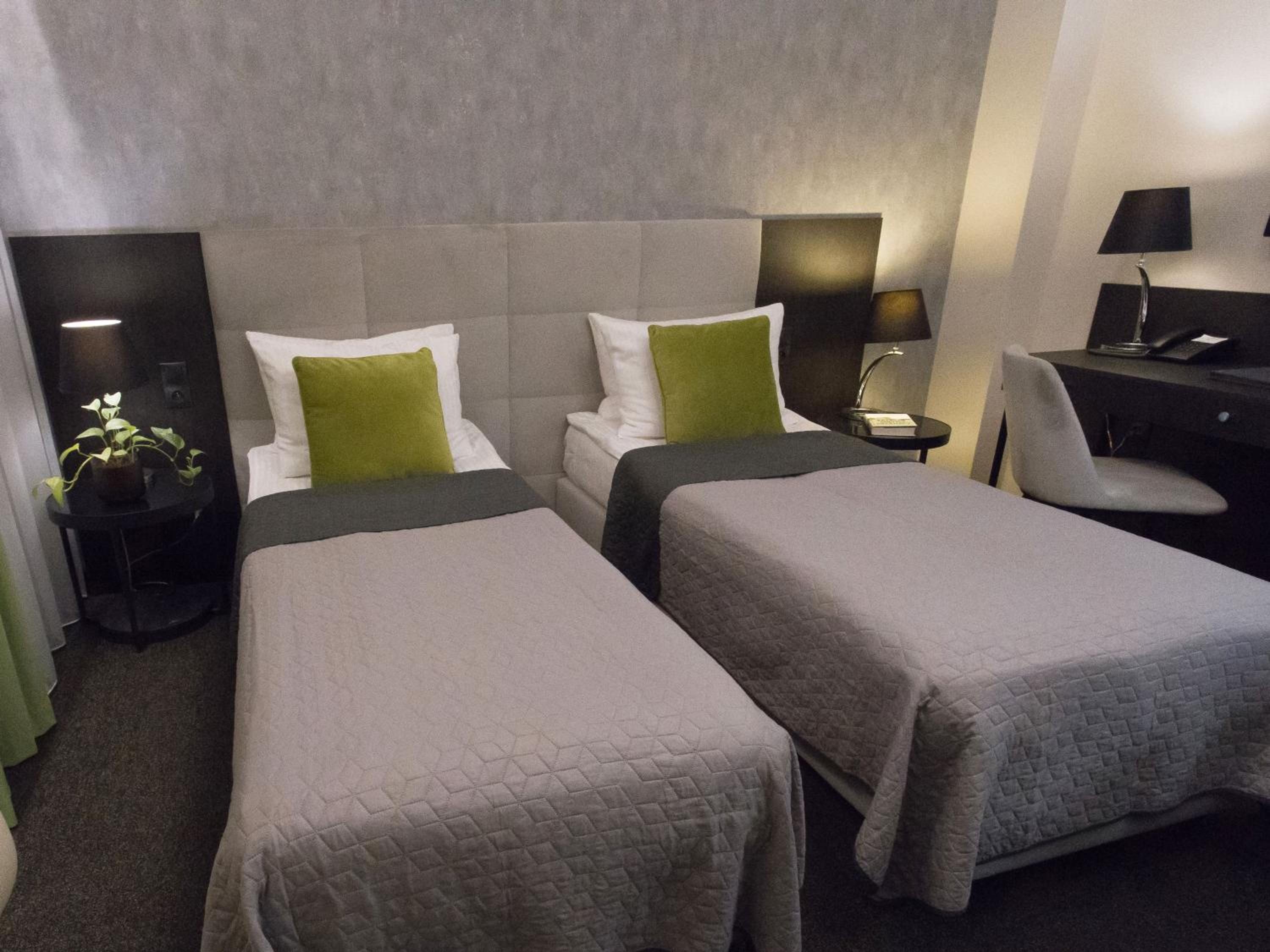 Standard Double or Twin Room - Photo 6