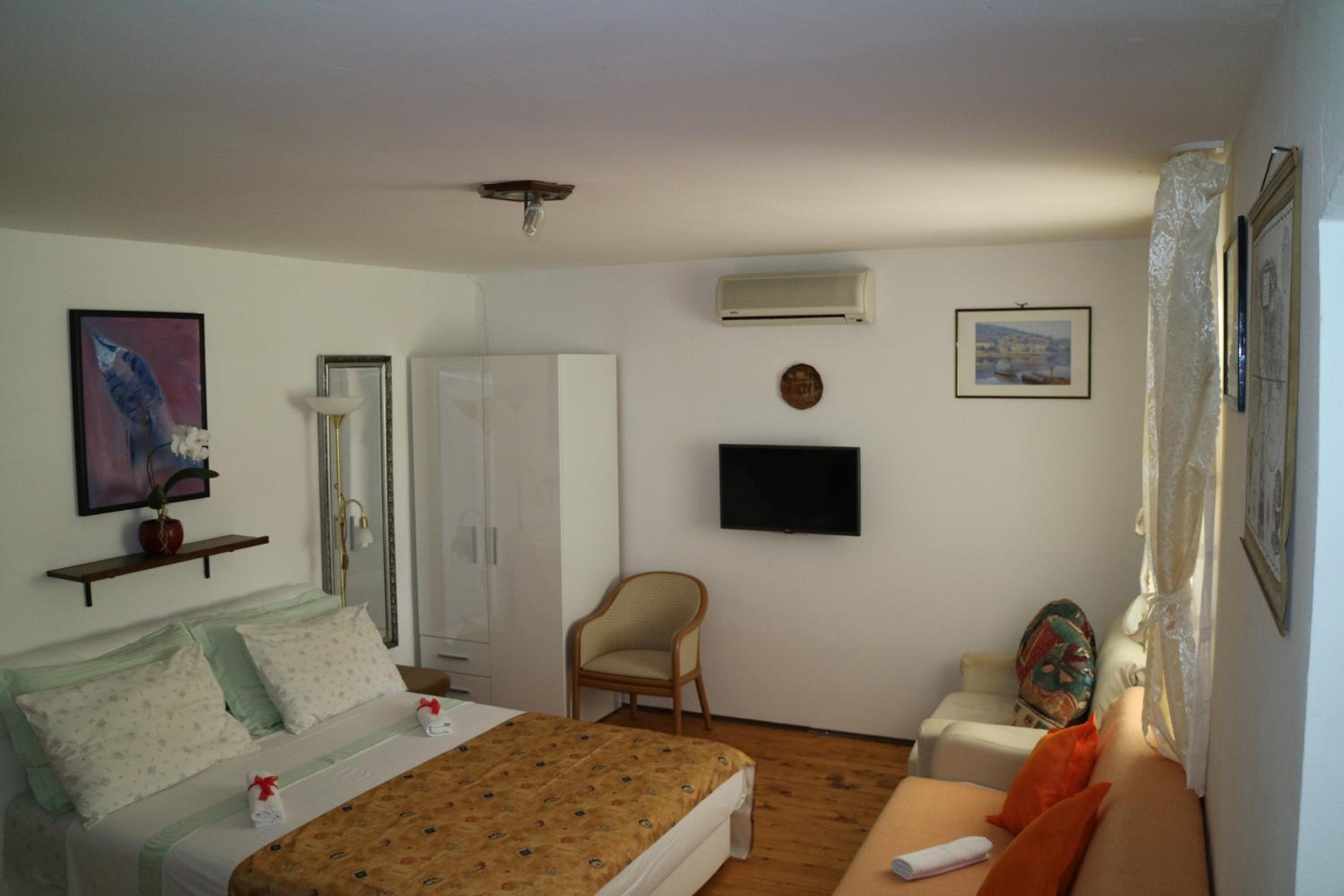 Two-Bedroom Apartment - Photo 9