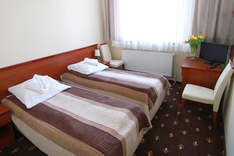 Twin Room - Photo 1