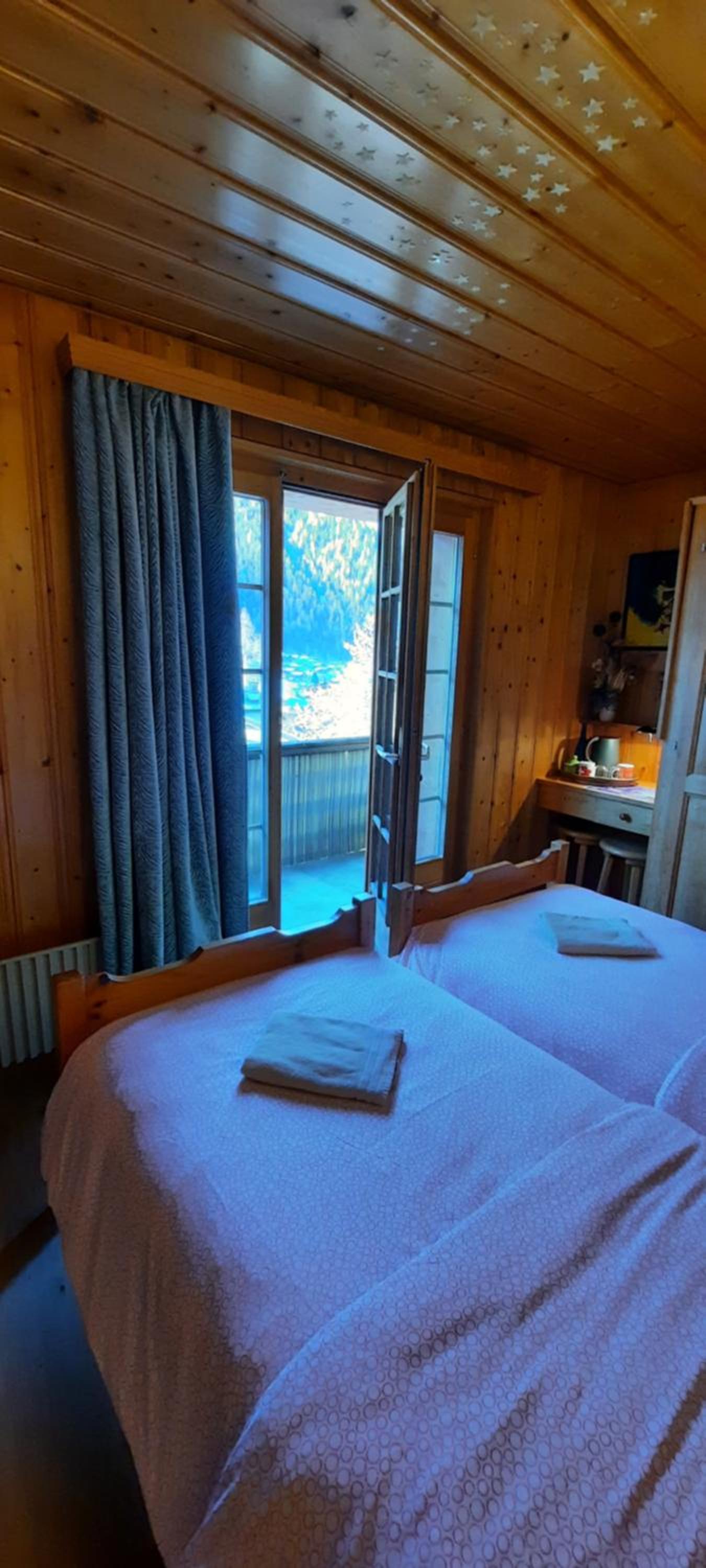 Twin Room with Mountain View photo 2