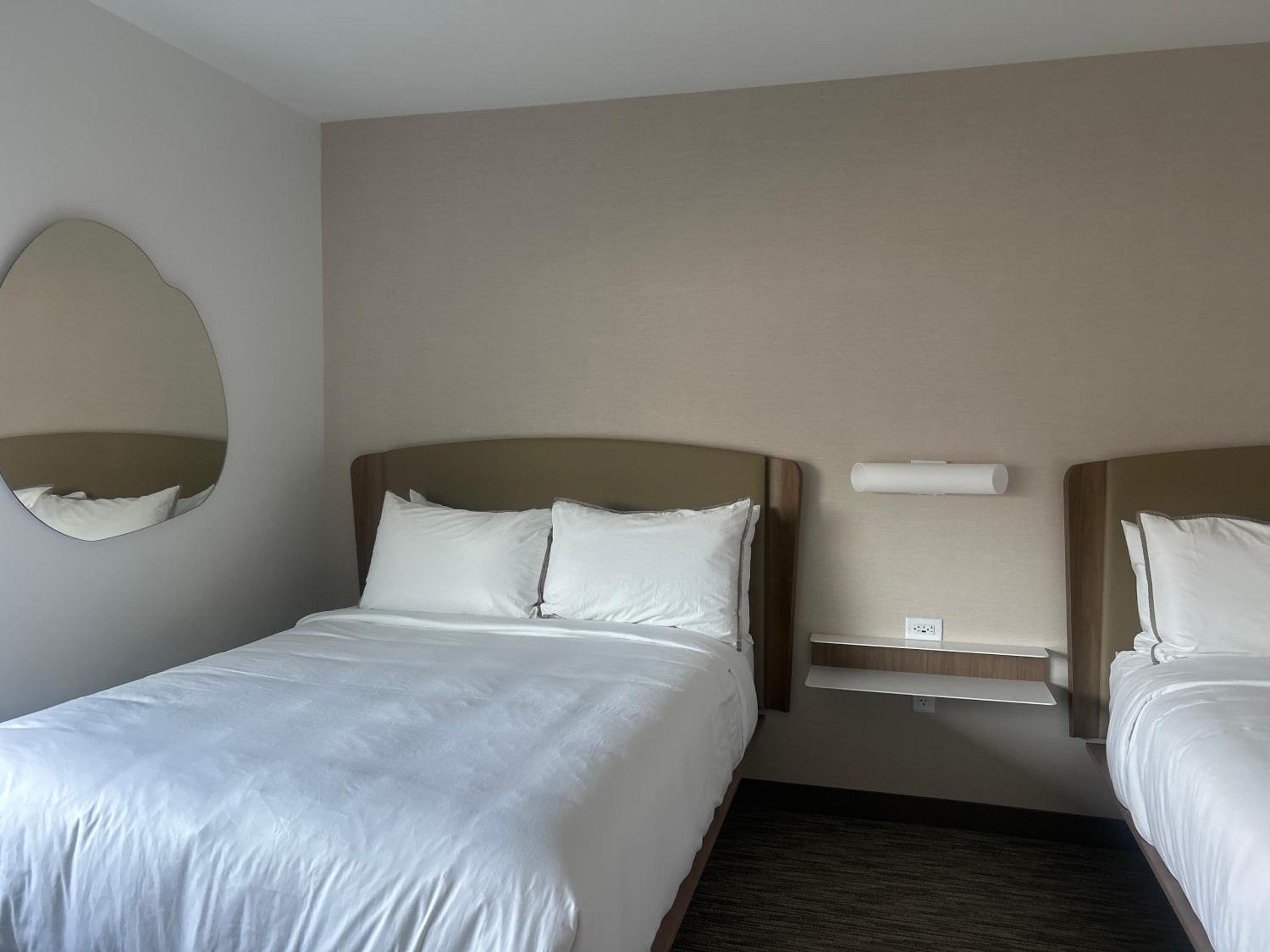 Queen Room with Two Queen Beds - Photo 2