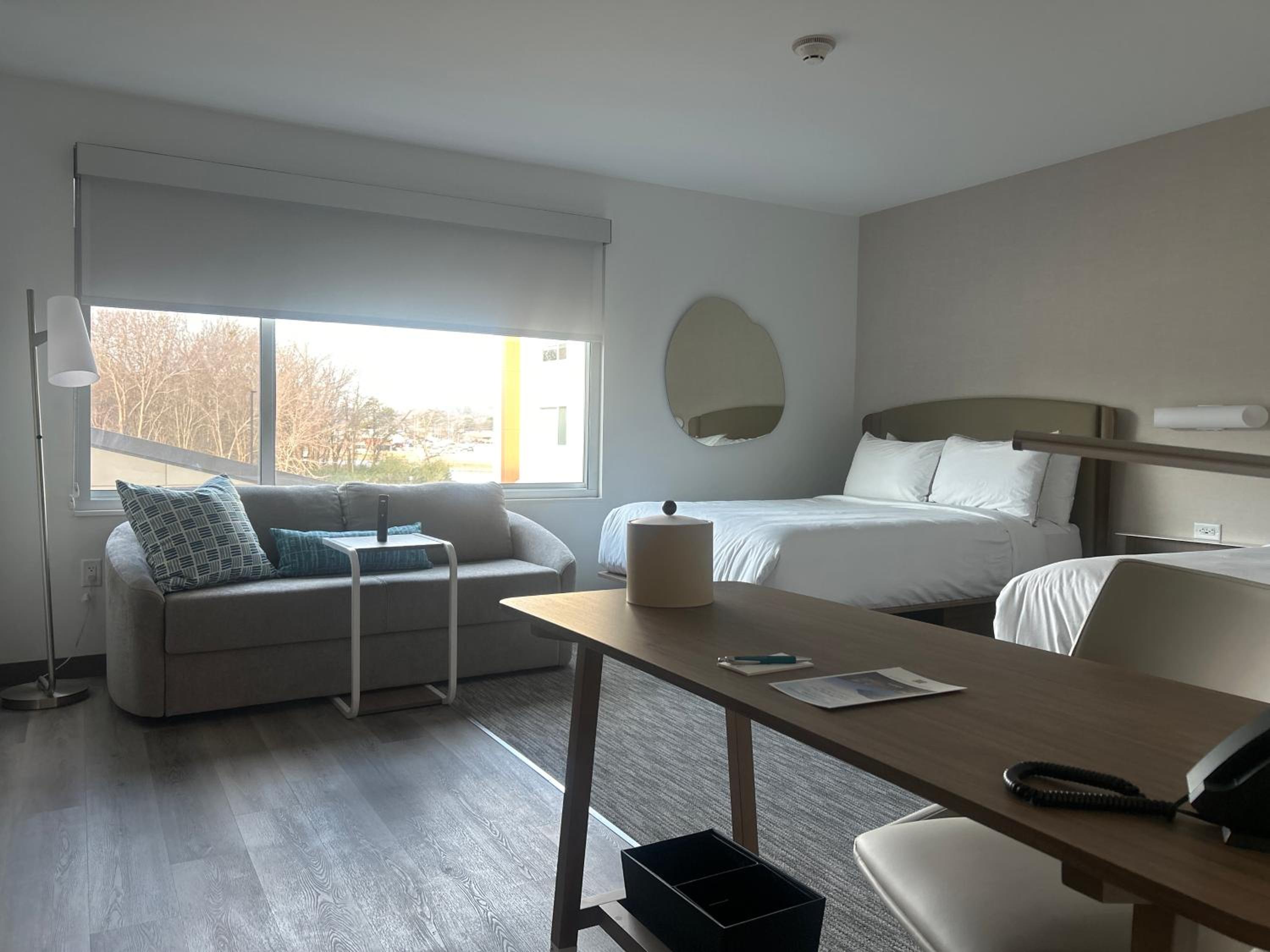 Queen Studio with Sofa Bed and Roll-in Shower - Mobility and Hearing Accessible