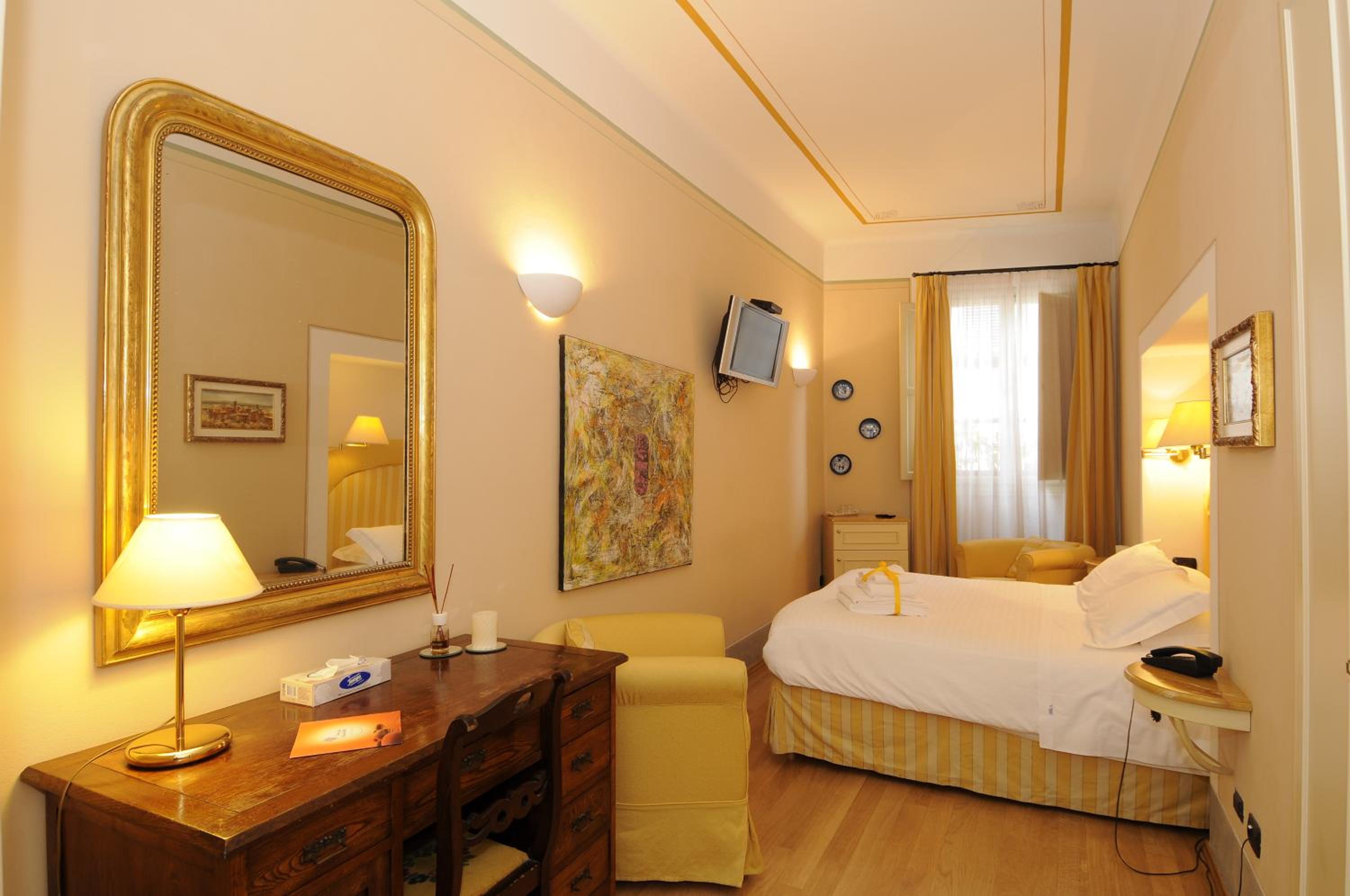 Standard Double Room - Photo 1