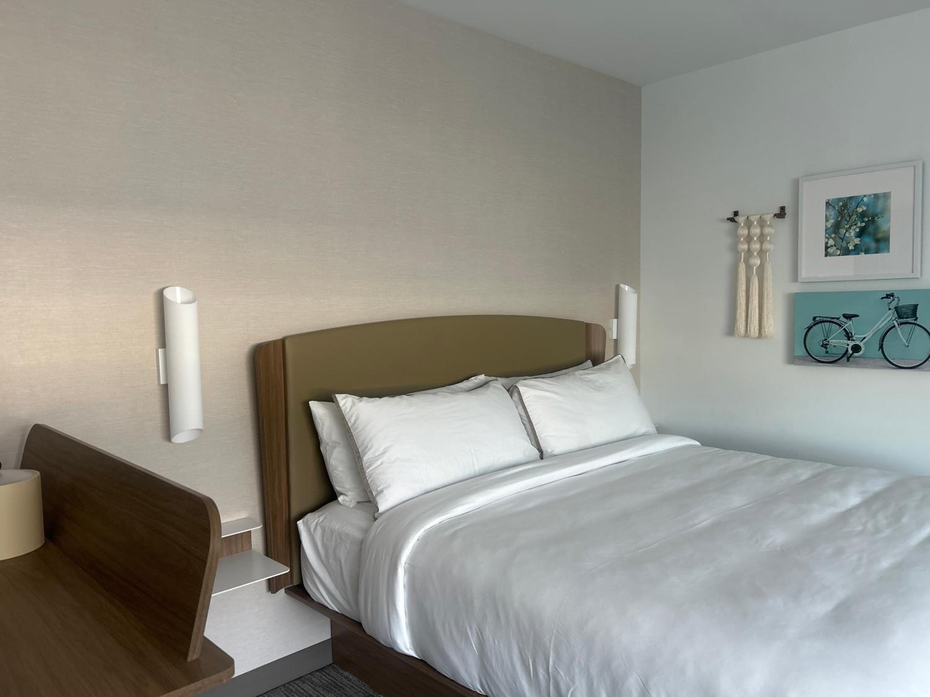 King Studio with Sofa Bed - Photo 3