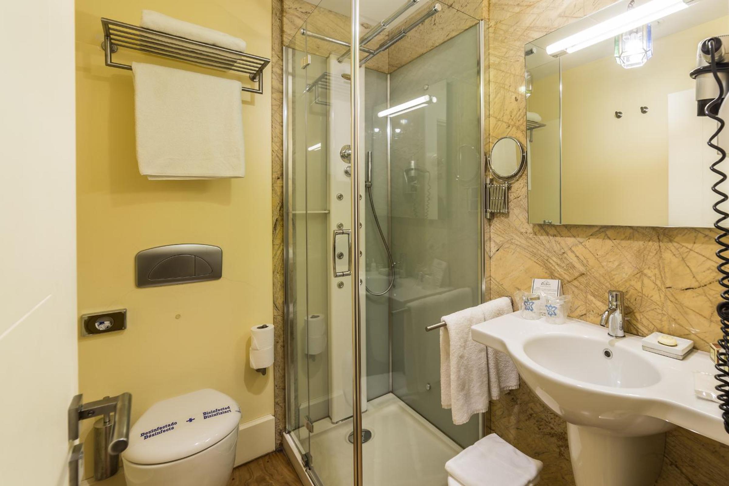 Economy Double Room Individual use photo 2