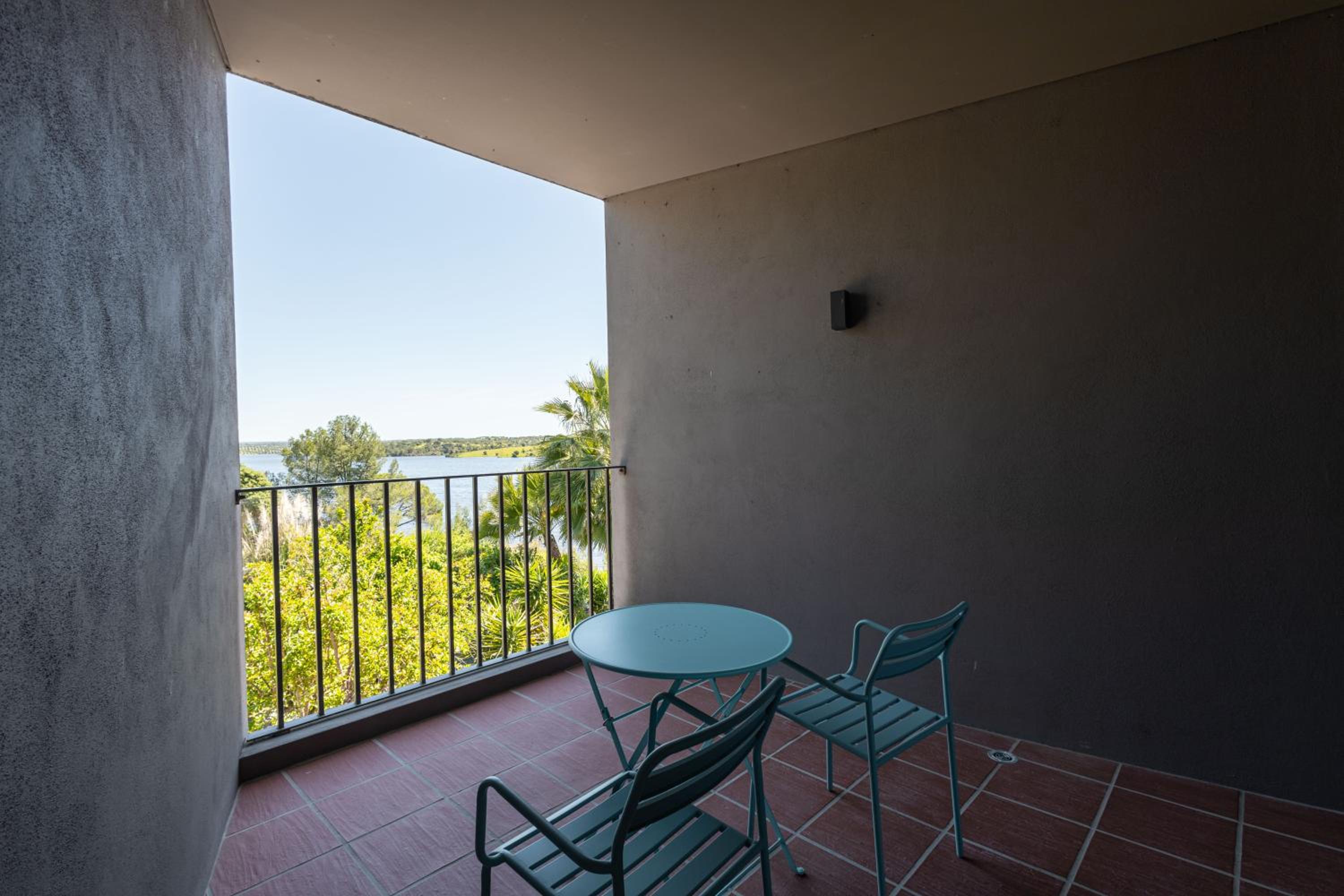 Superior Double Room with Sunrise View - Photo 4