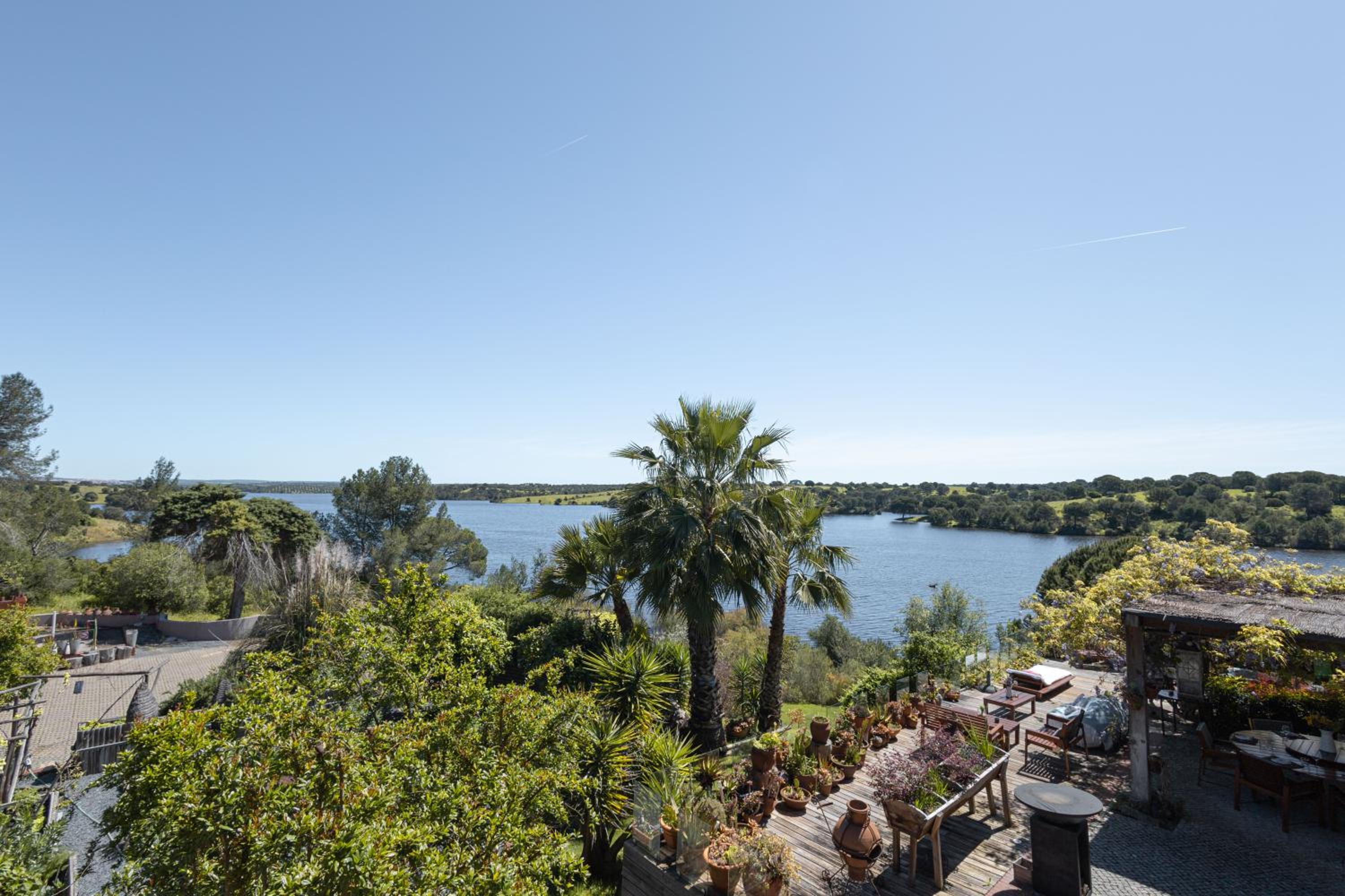 Superior Double Room with Sunrise View - Photo 3