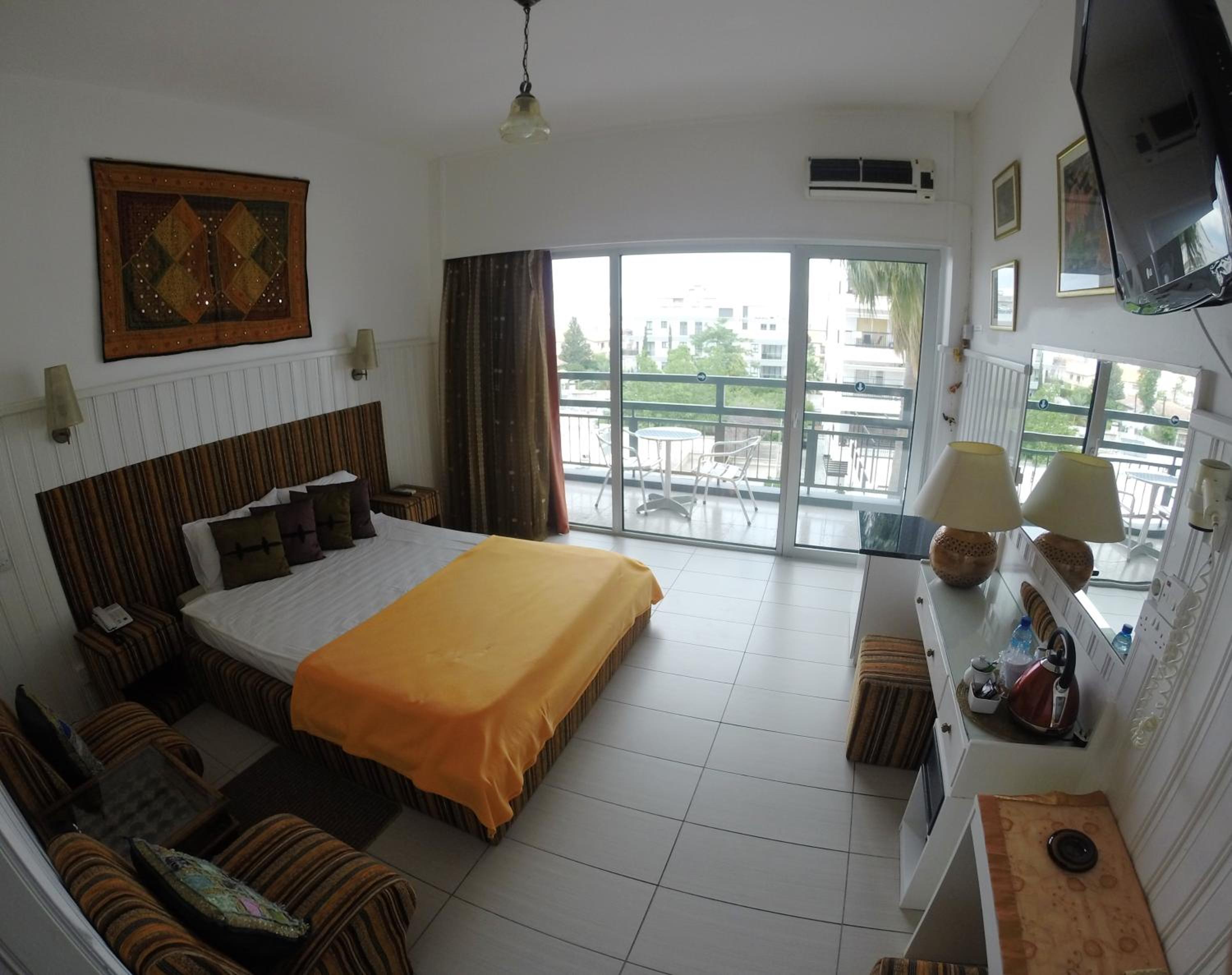 Executive Room - Photo 9
