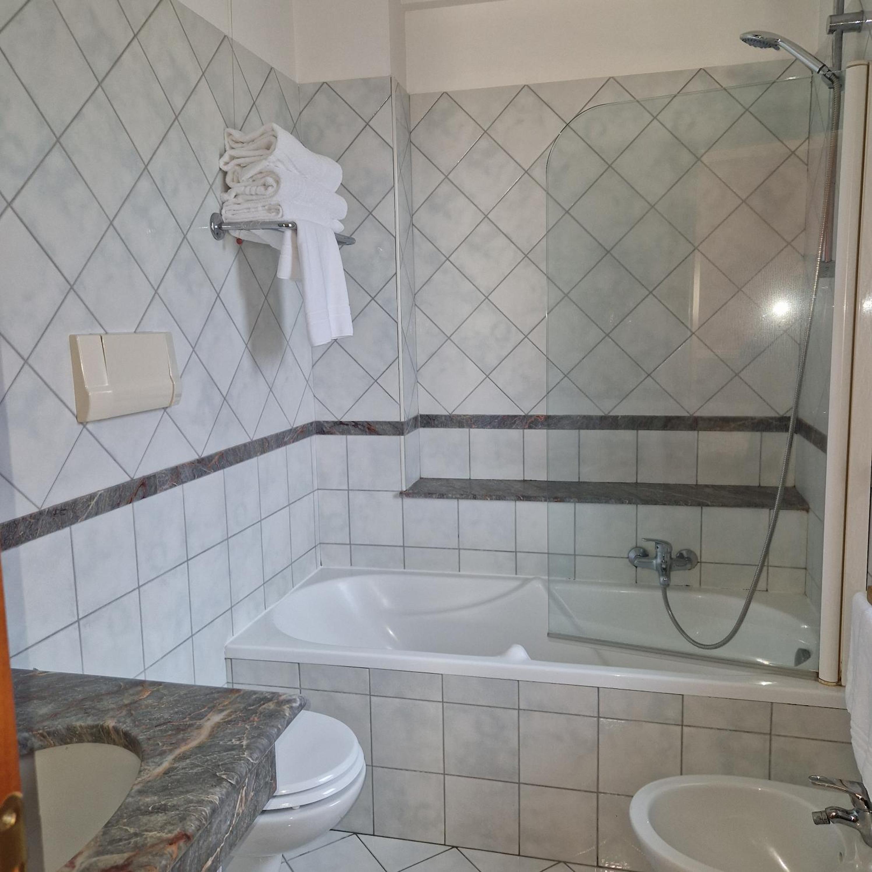 Budget Double Room photo 2