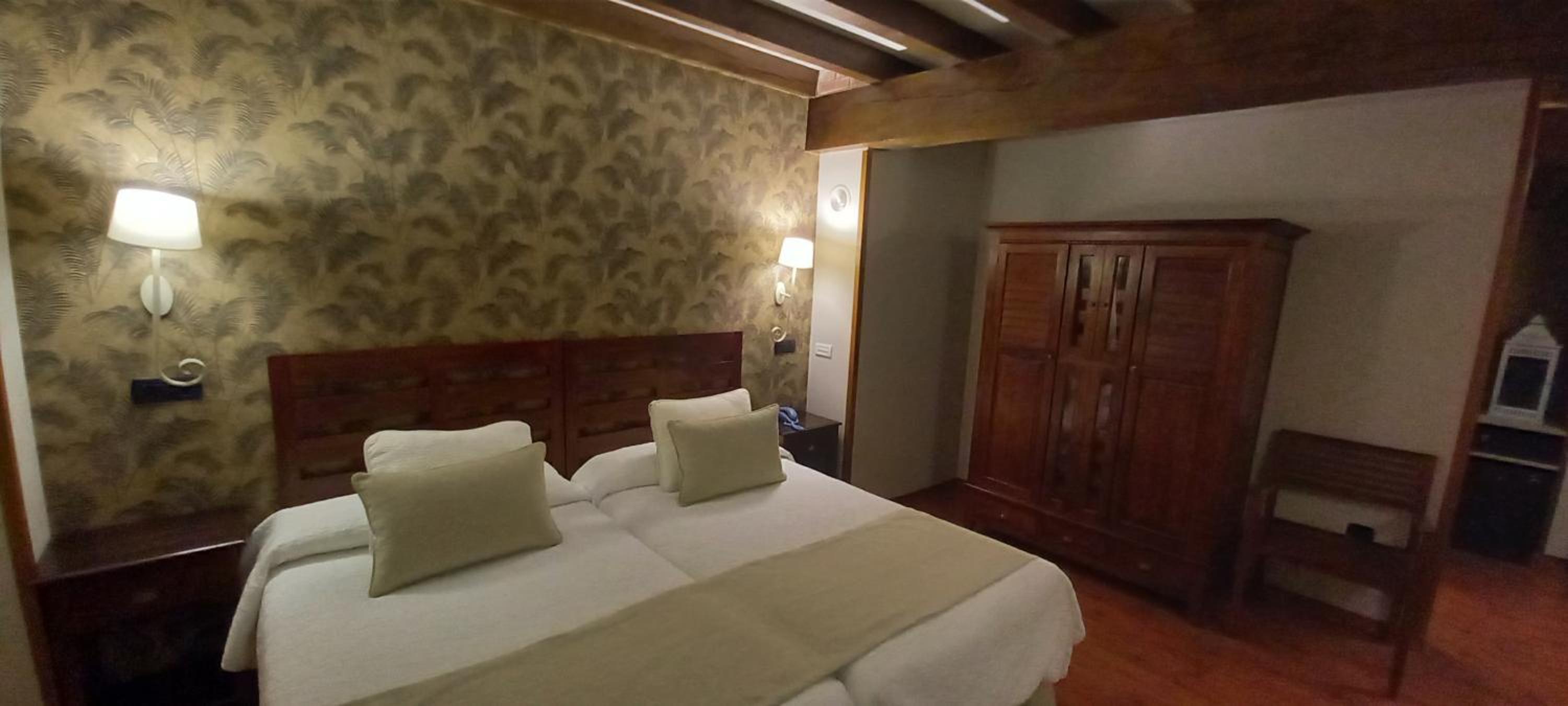Standard Twin Room with Garden View