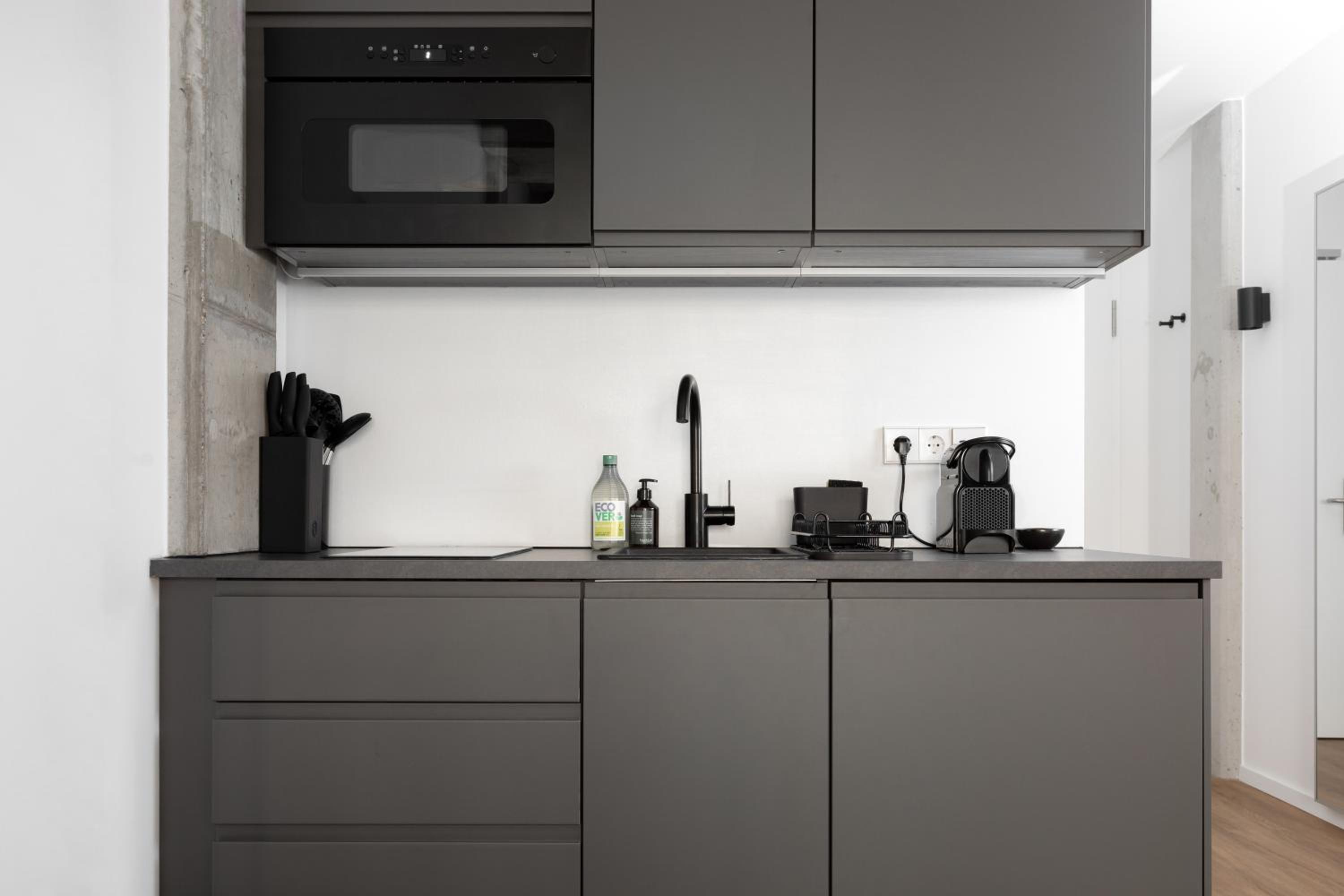 Studio Apartment photo 1