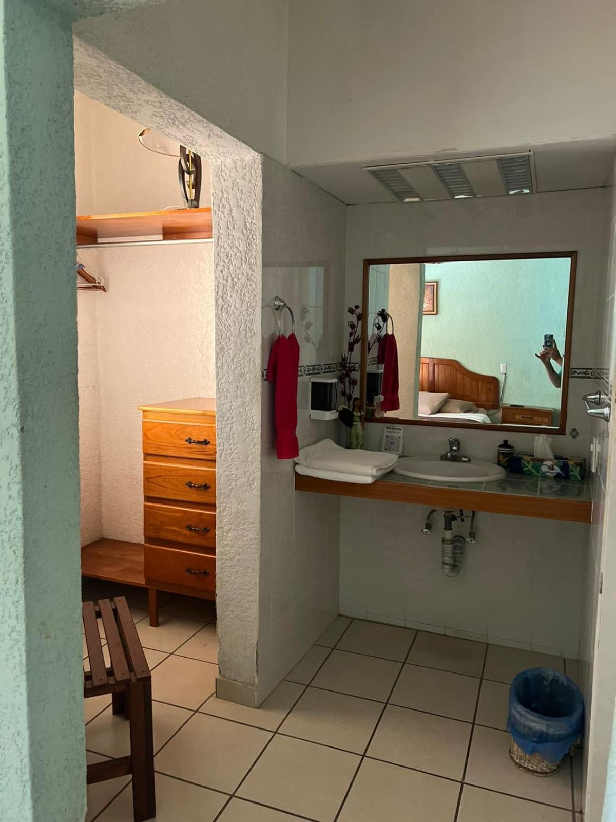 Deluxe Double Room (2 Adults + 1 Child) photo 3