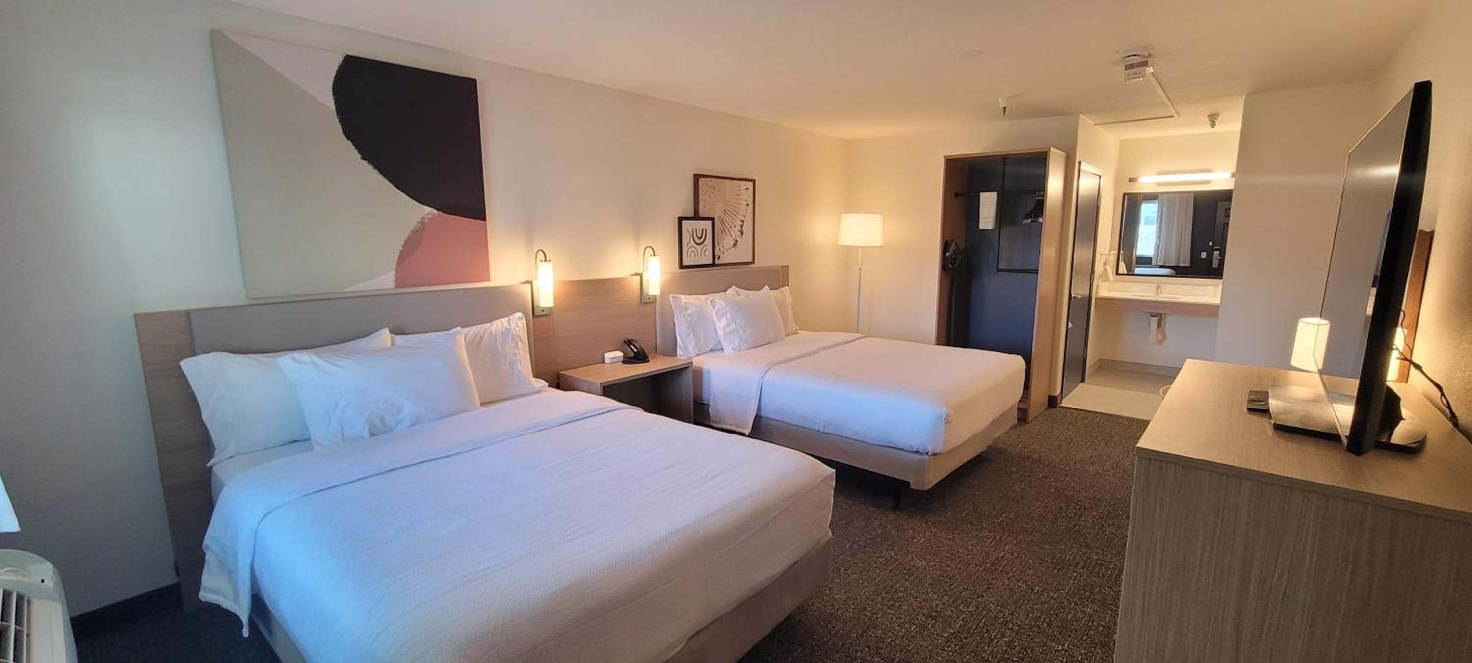 Queen Room with Two Queen Beds - Photo 10