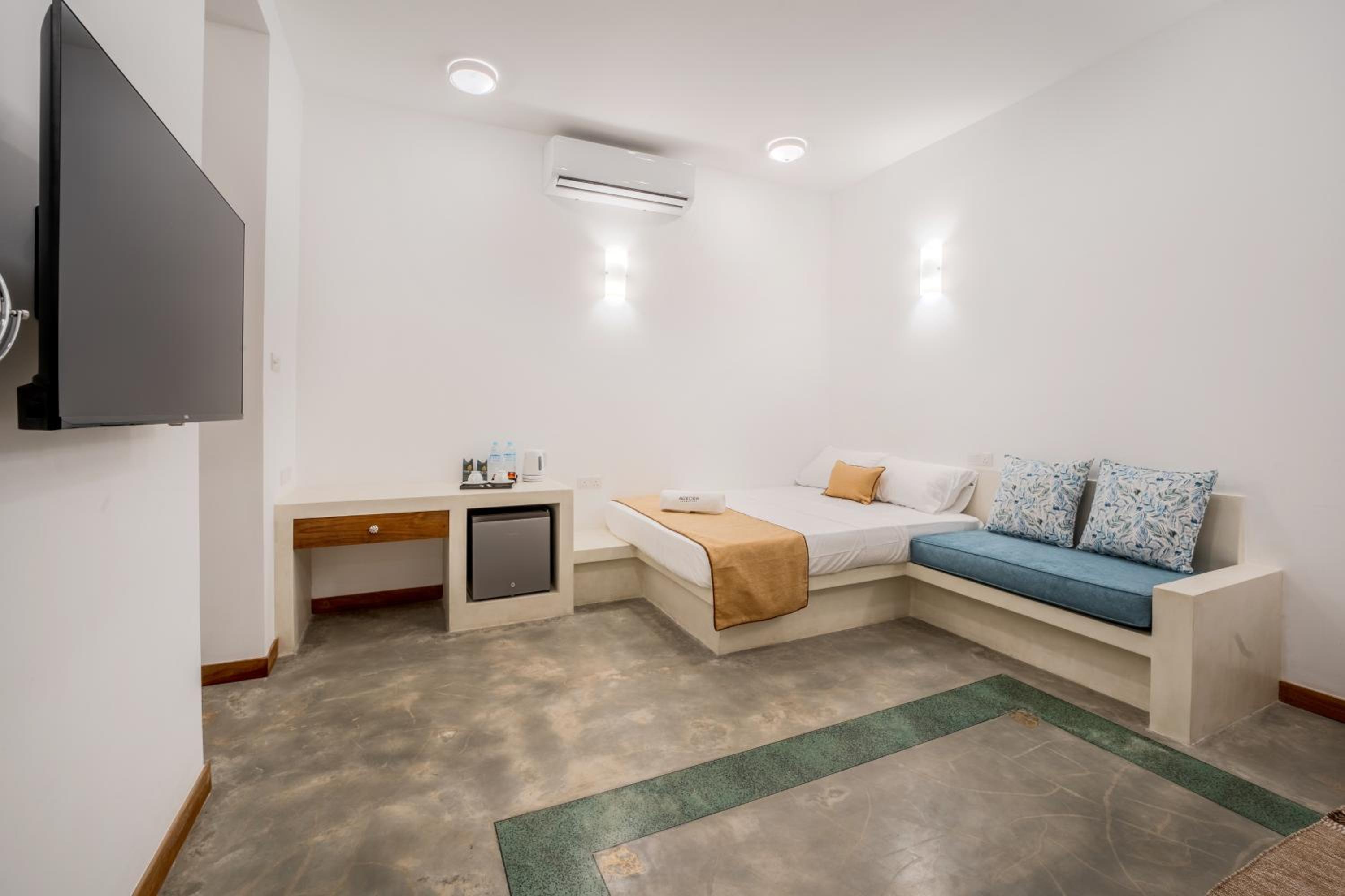 1st Floor Premium Deluxe Triple Room with Bathtub