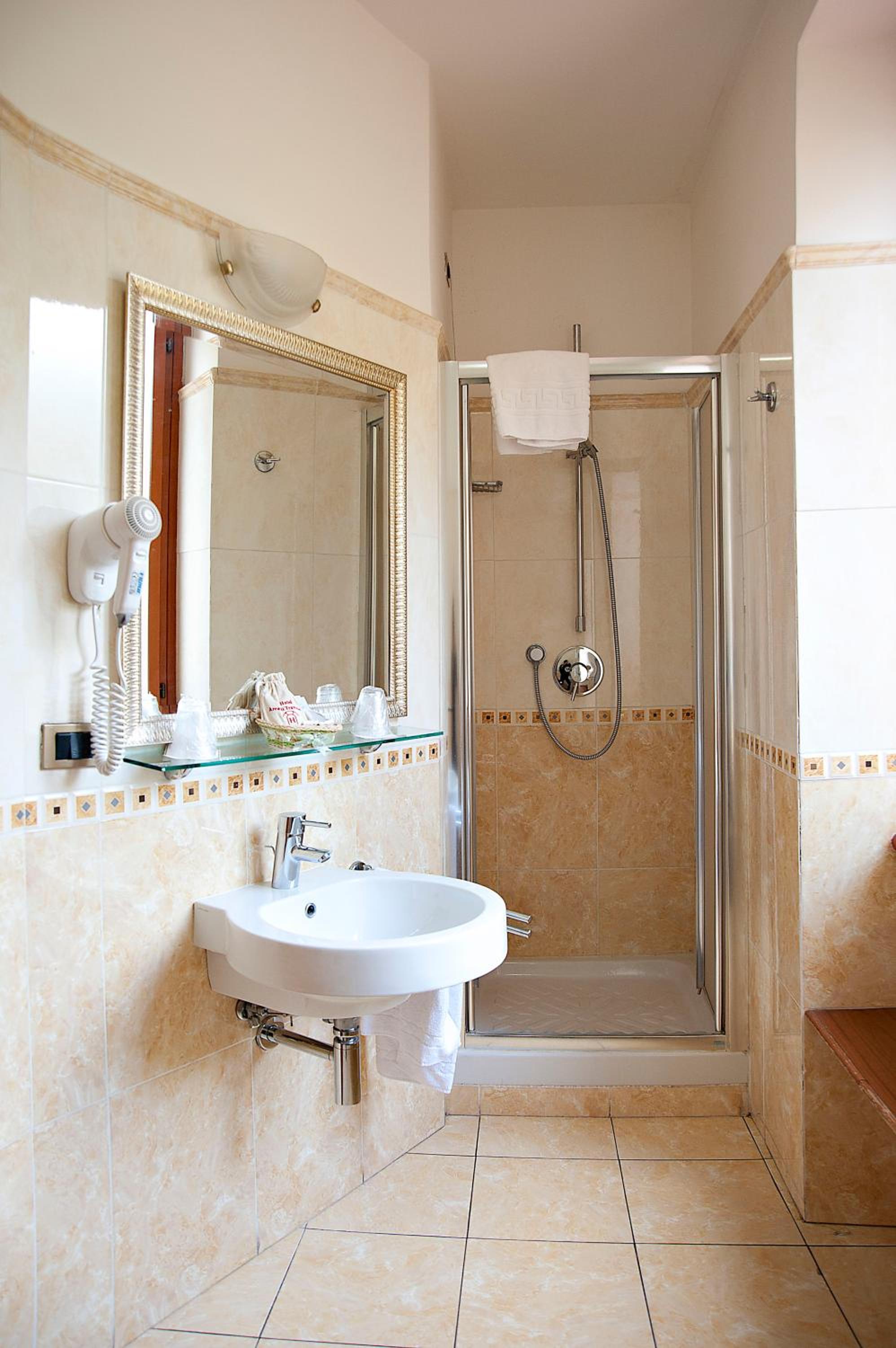 Single Room photo 3