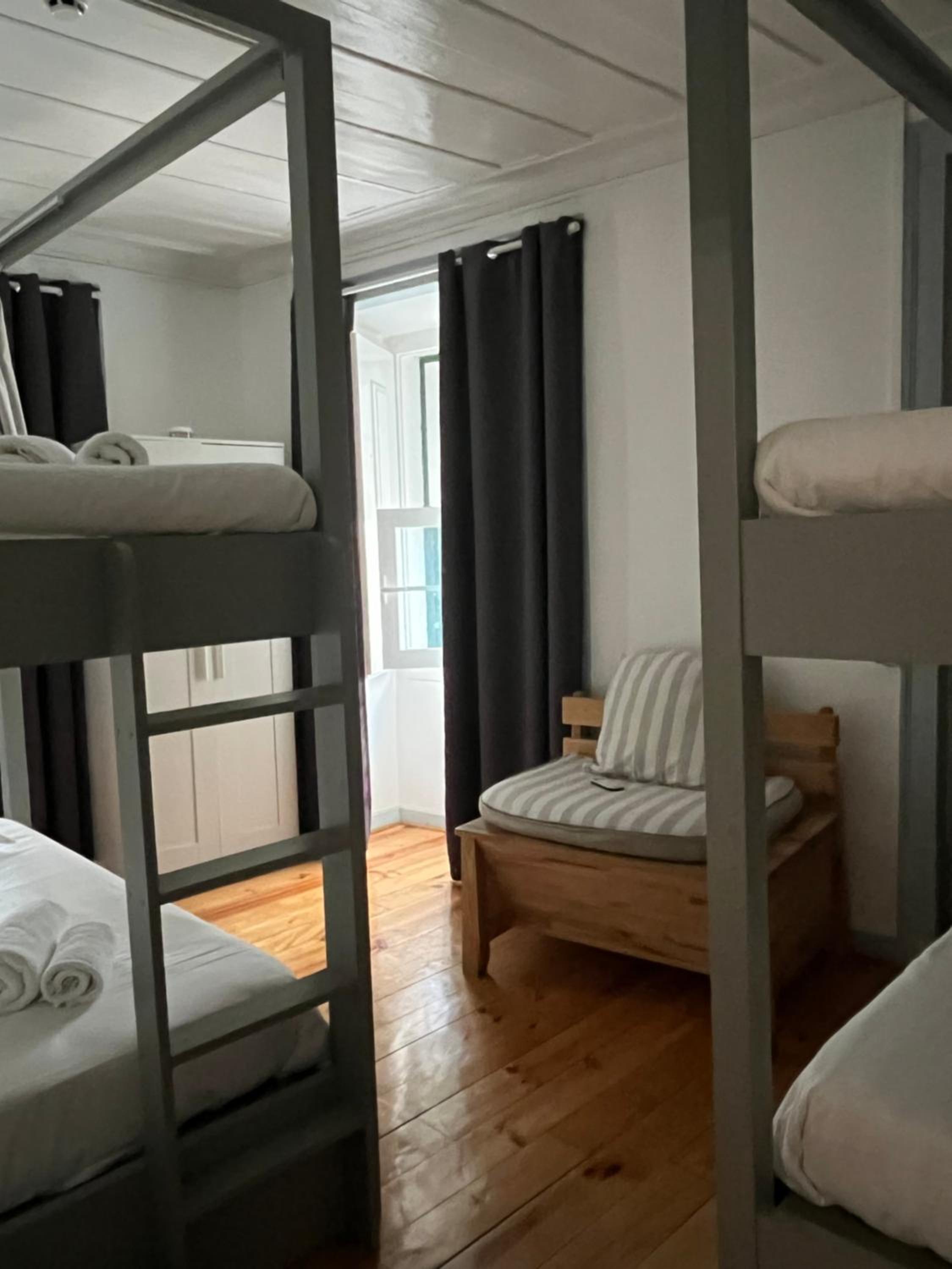 Quadruple Room with Balcony - Photo 3