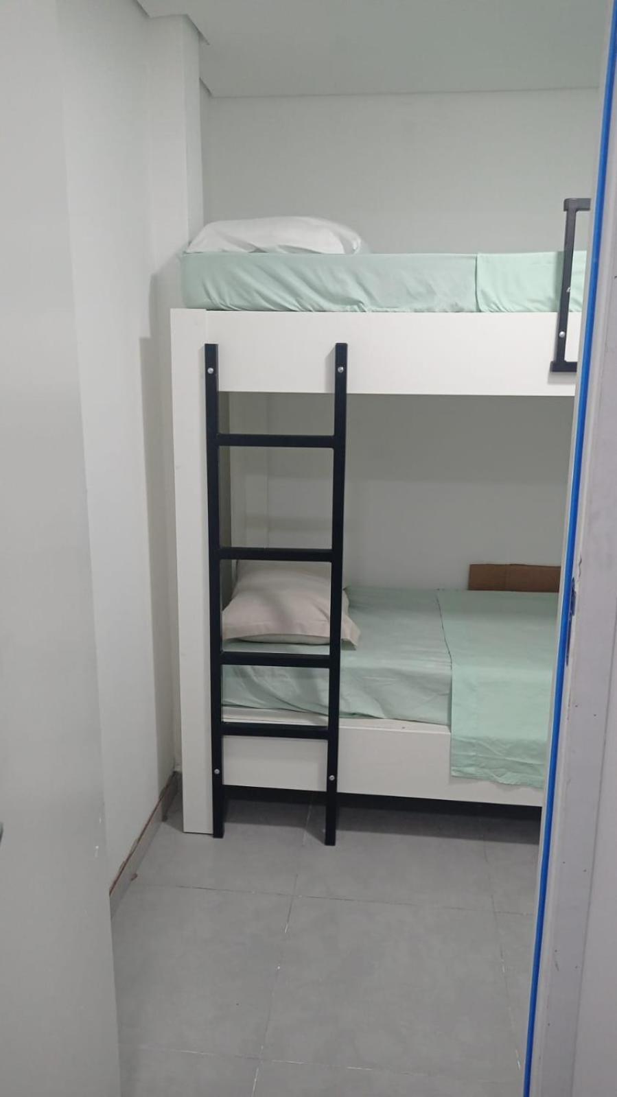 Quadruple Room with Shared Bathroom photo 2