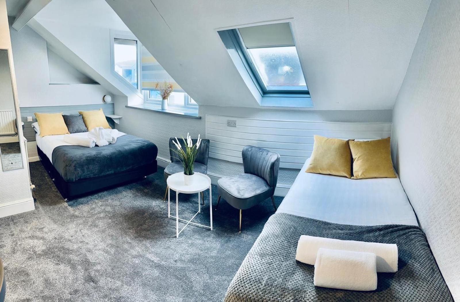 Triple Room with Sea View - Photo 2