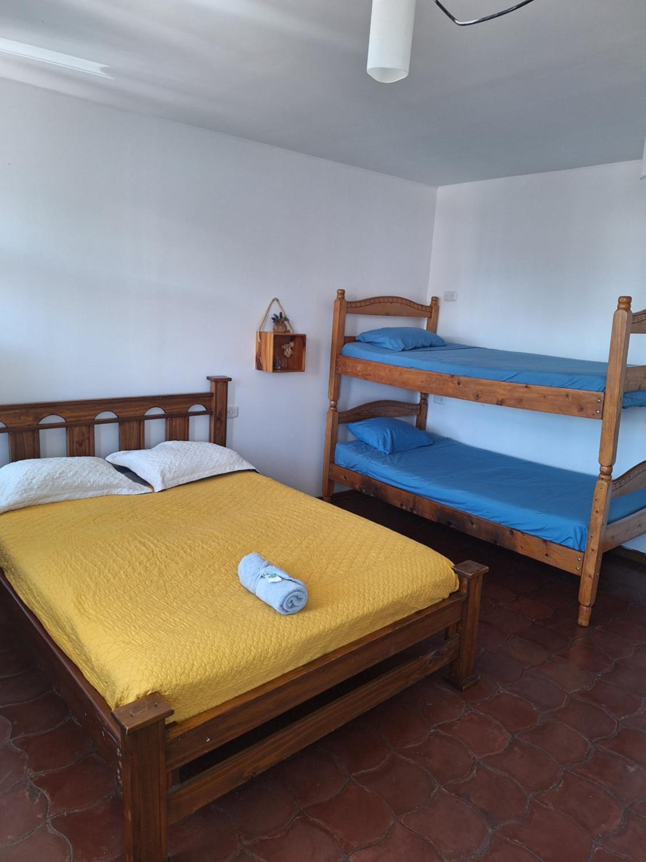 Economy Triple Room with Shared Bathroom photo 3