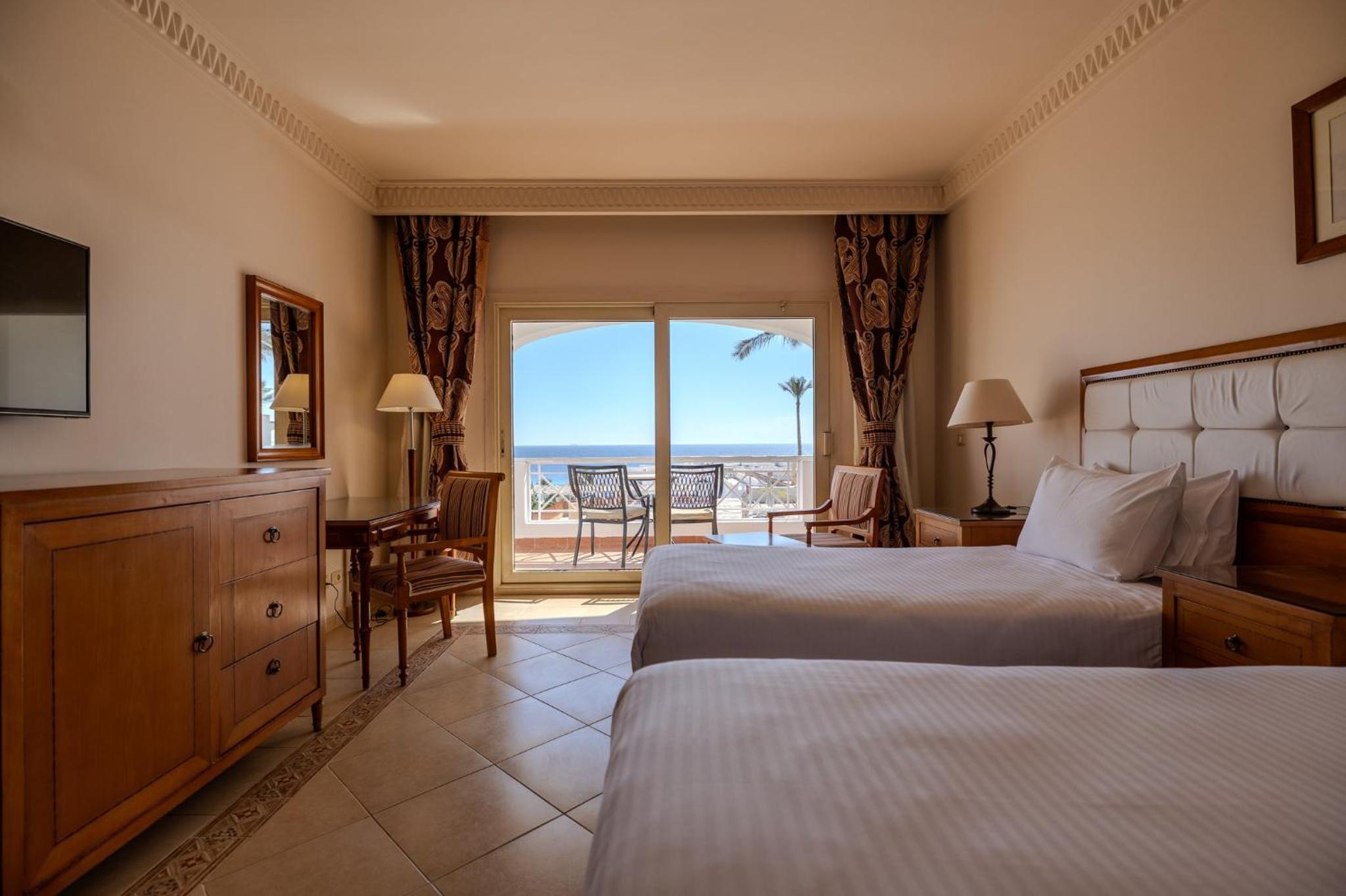 Standard Twin Room with Seafront and Balcony