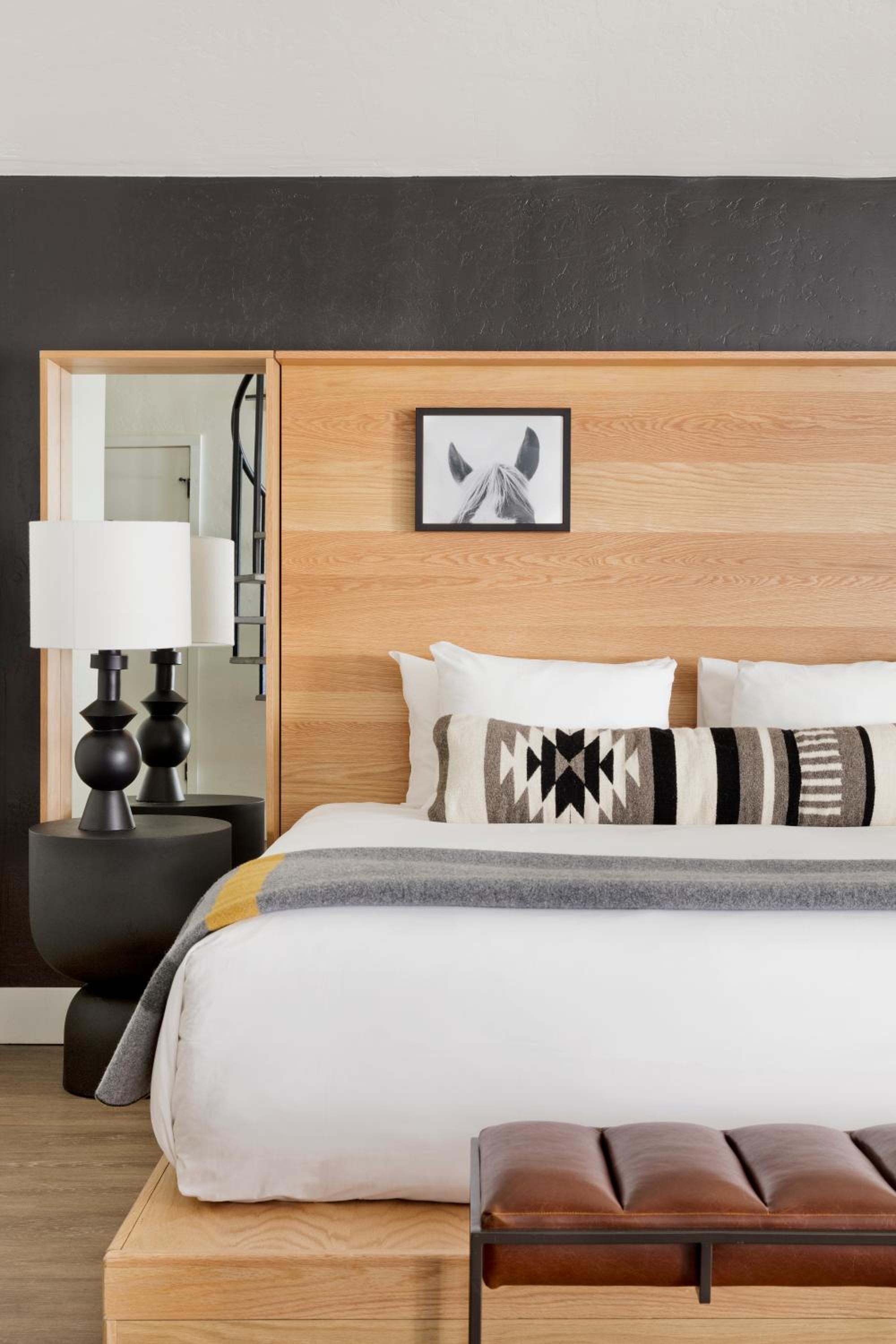 Standard King Room - Photo 4