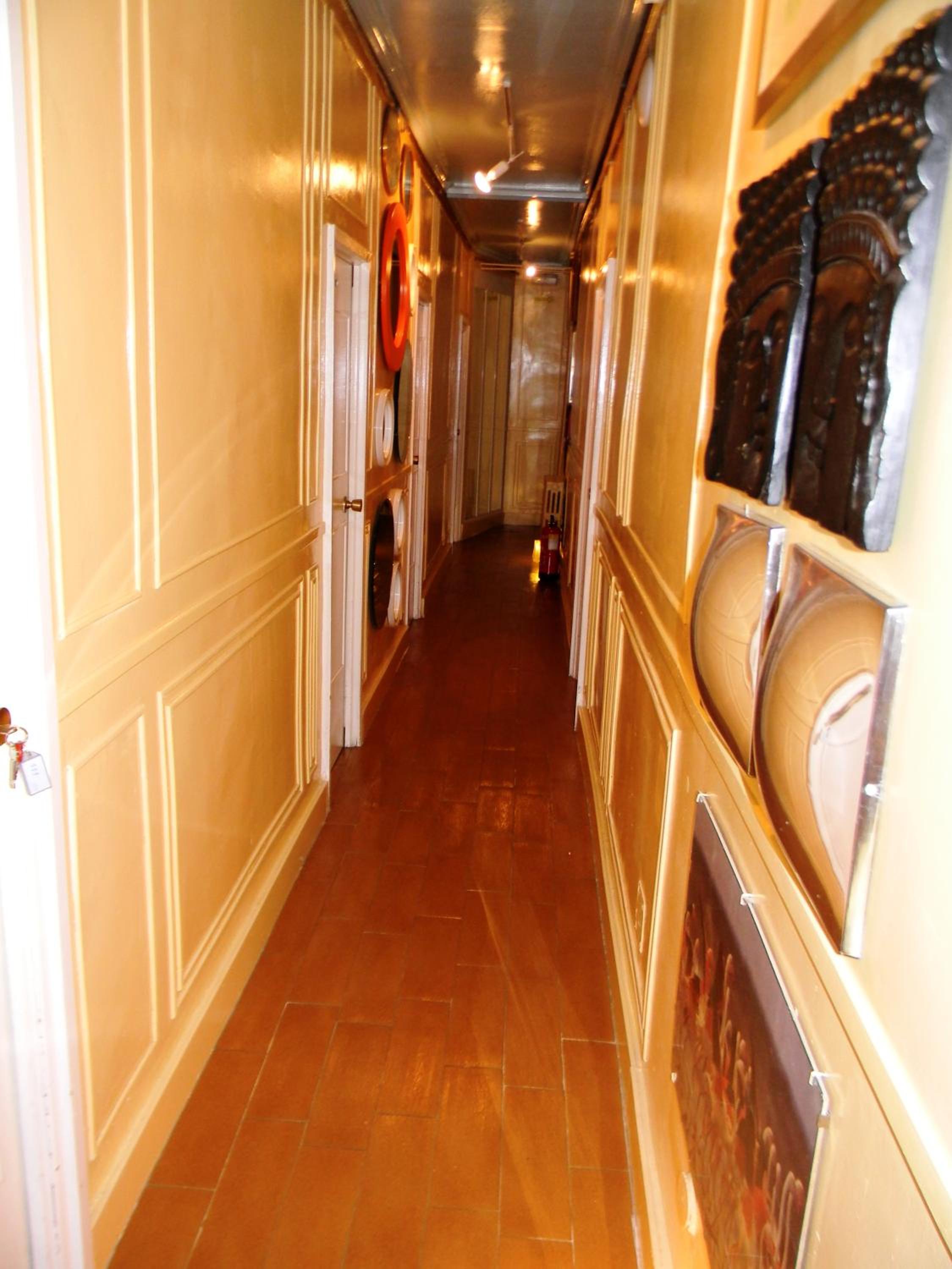 Triple Room with Balcony thumbnail 5