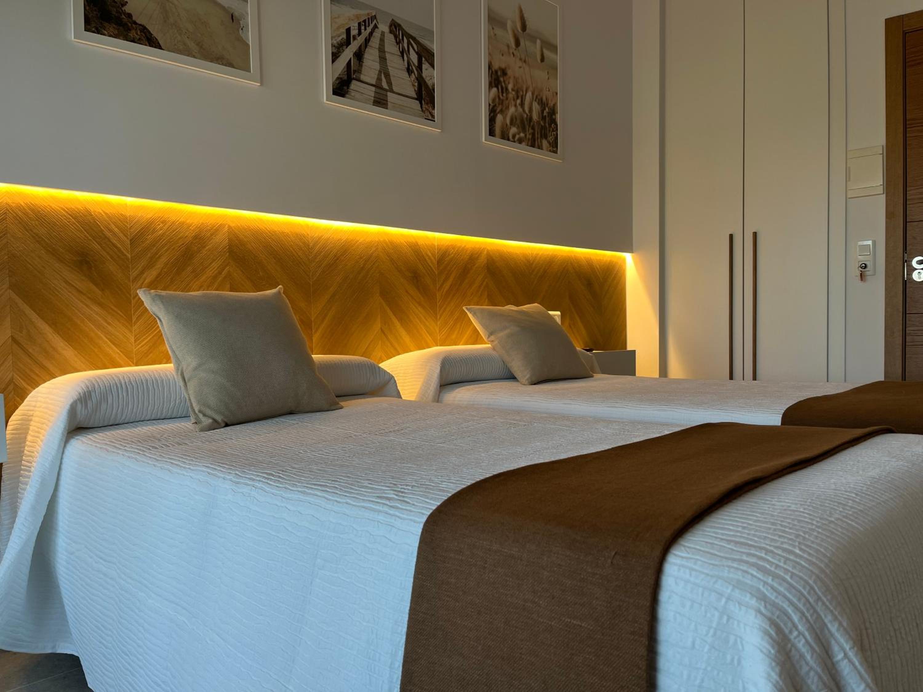 Twin Room with Terrace - Photo 1
