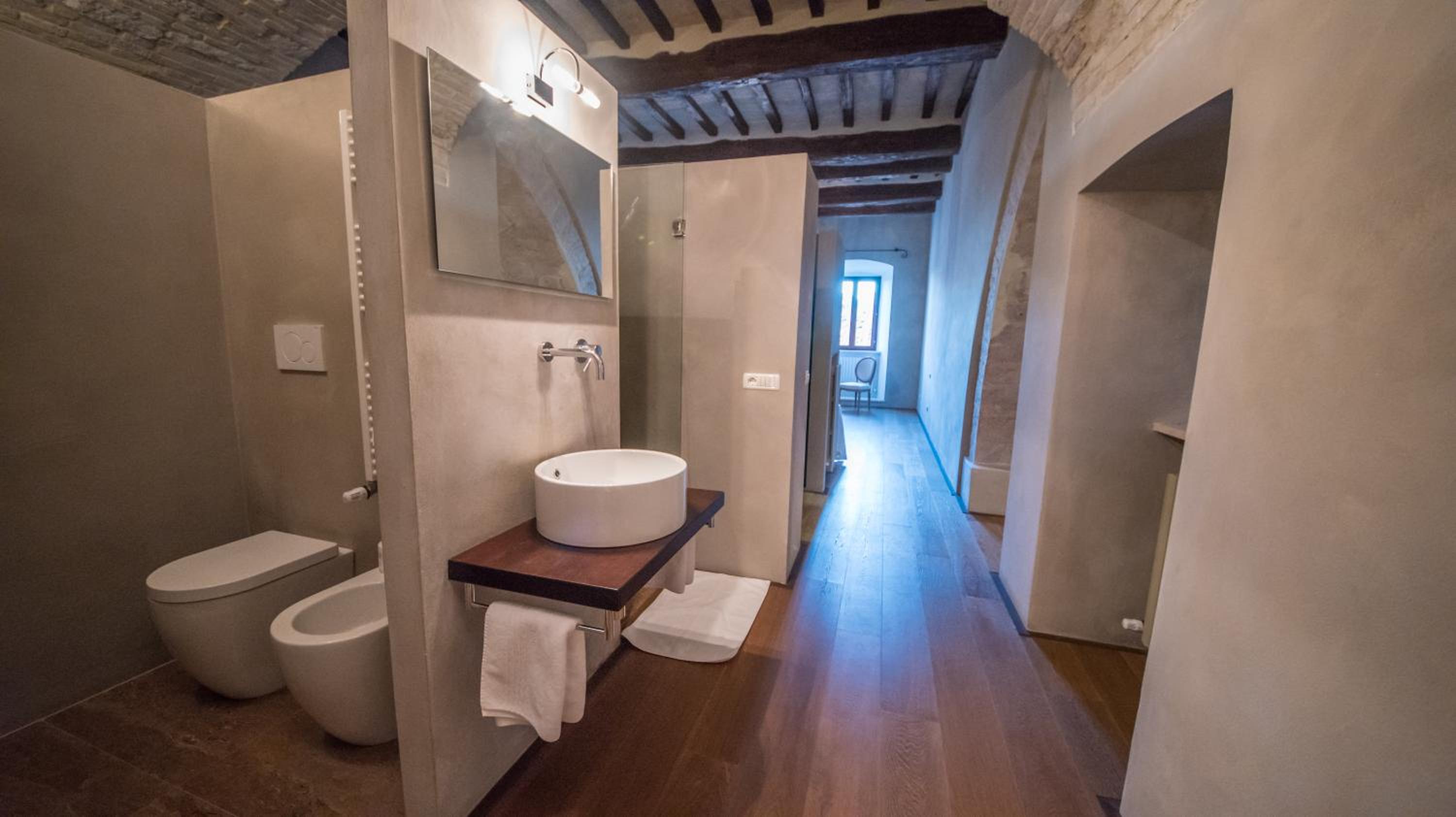 Luxury Suite photo 2