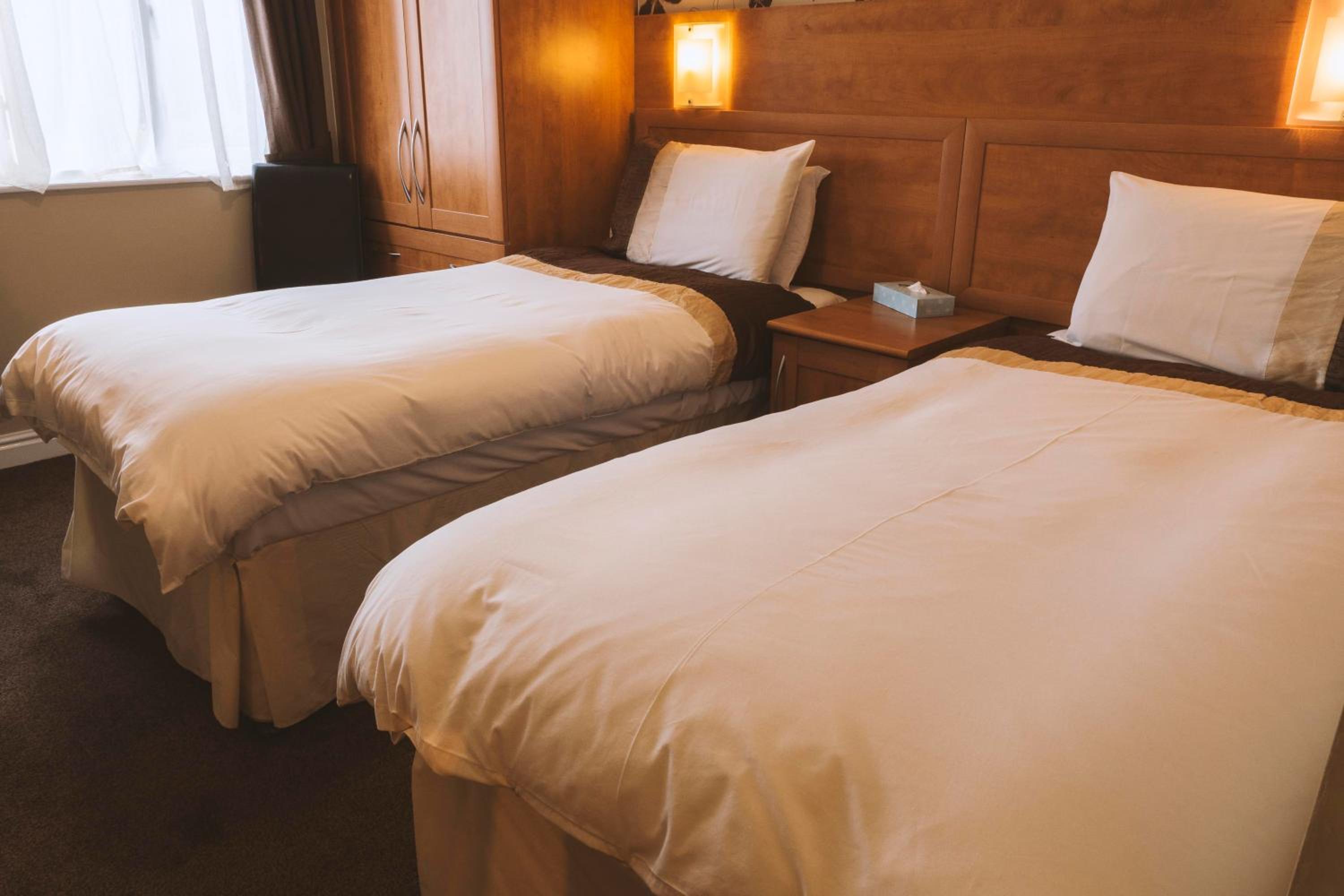Double or Twin Room - Photo 2
