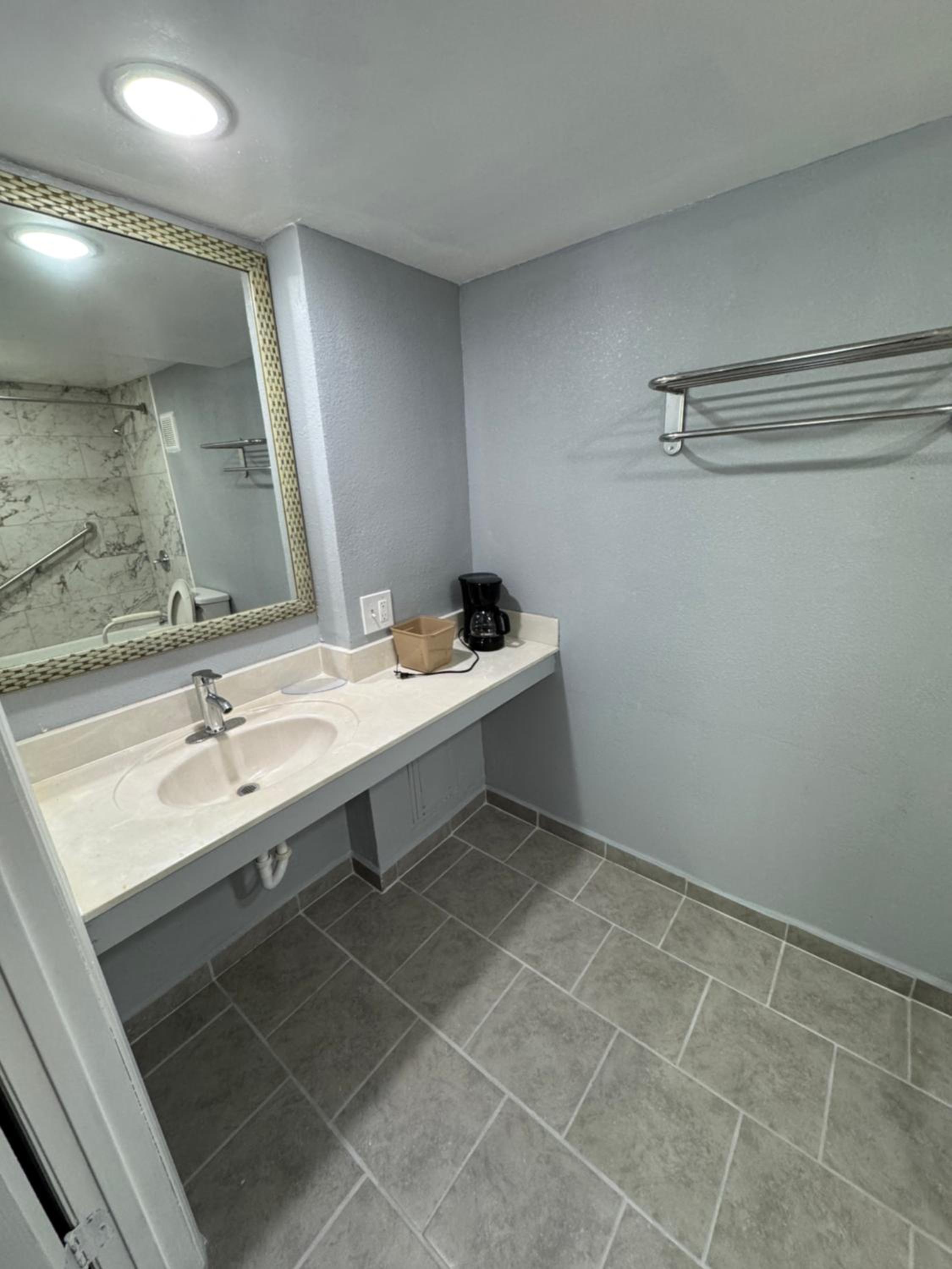 Deluxe King Room photo 3