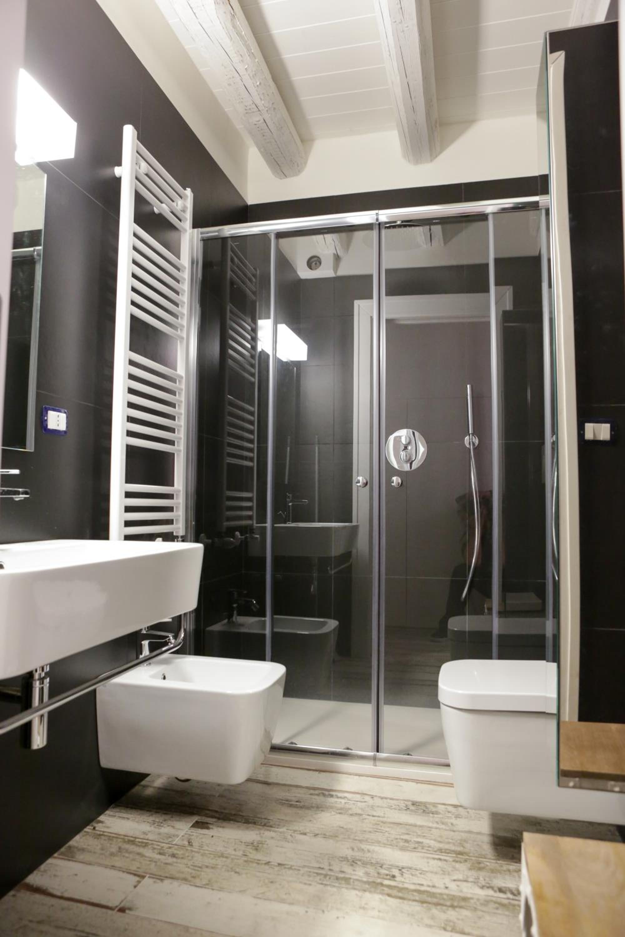 Double or Twin Room with Private Bathroom photo 3